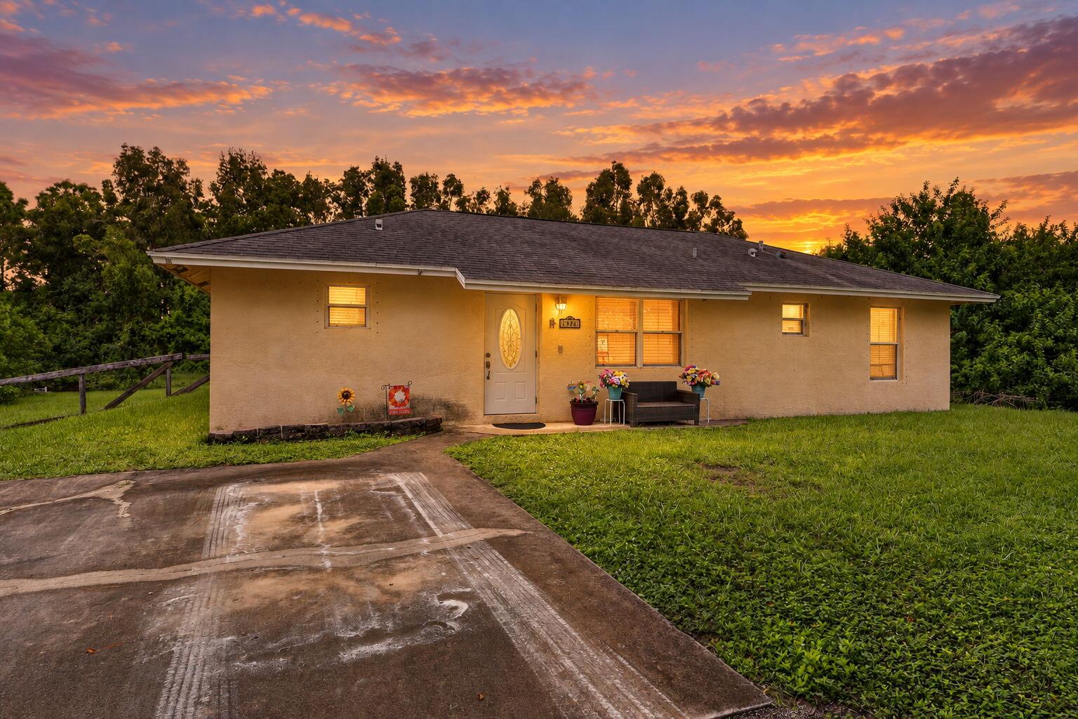 18725 43rd Road N Property Photo 2