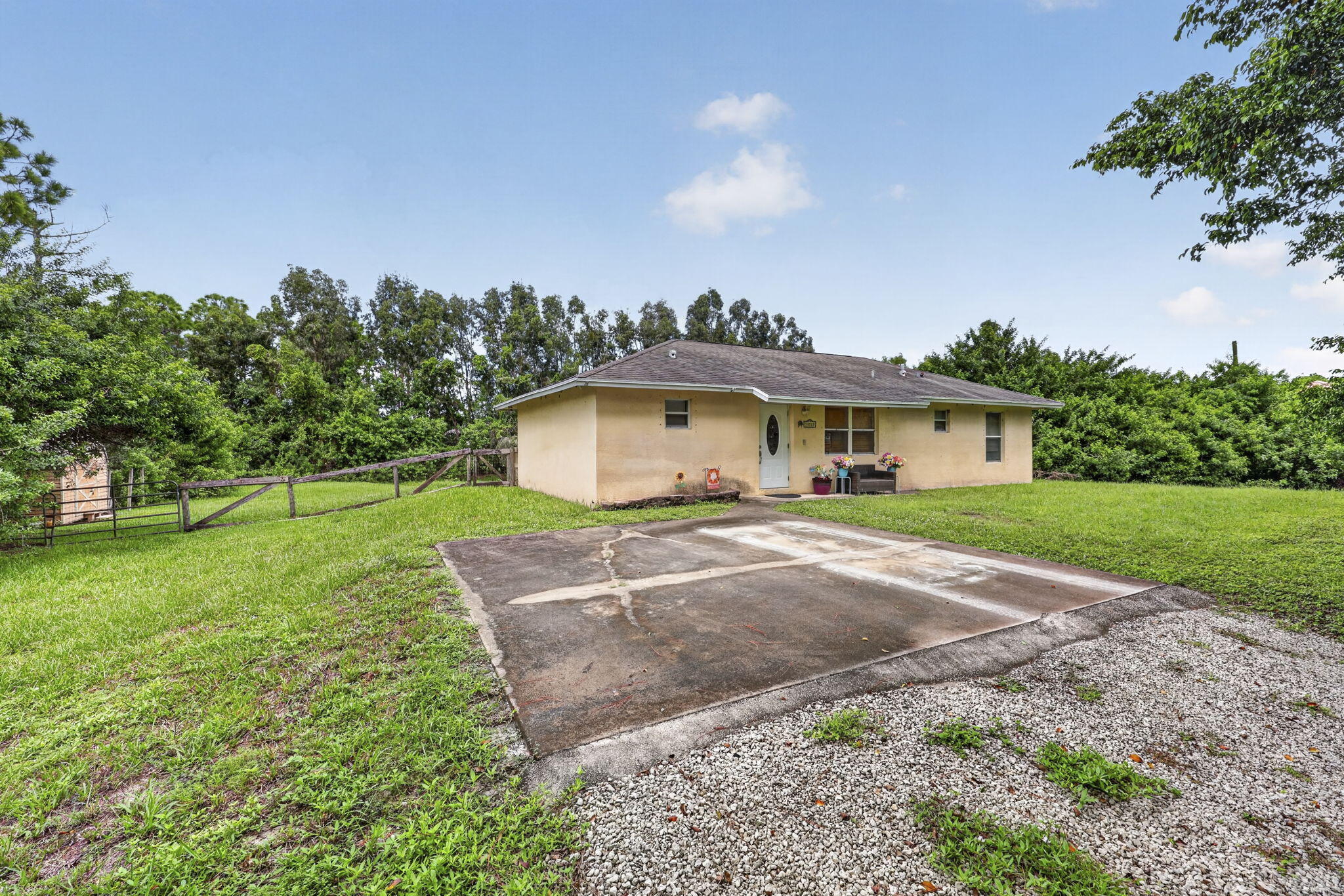 18725 43rd Road N Property Photo 5