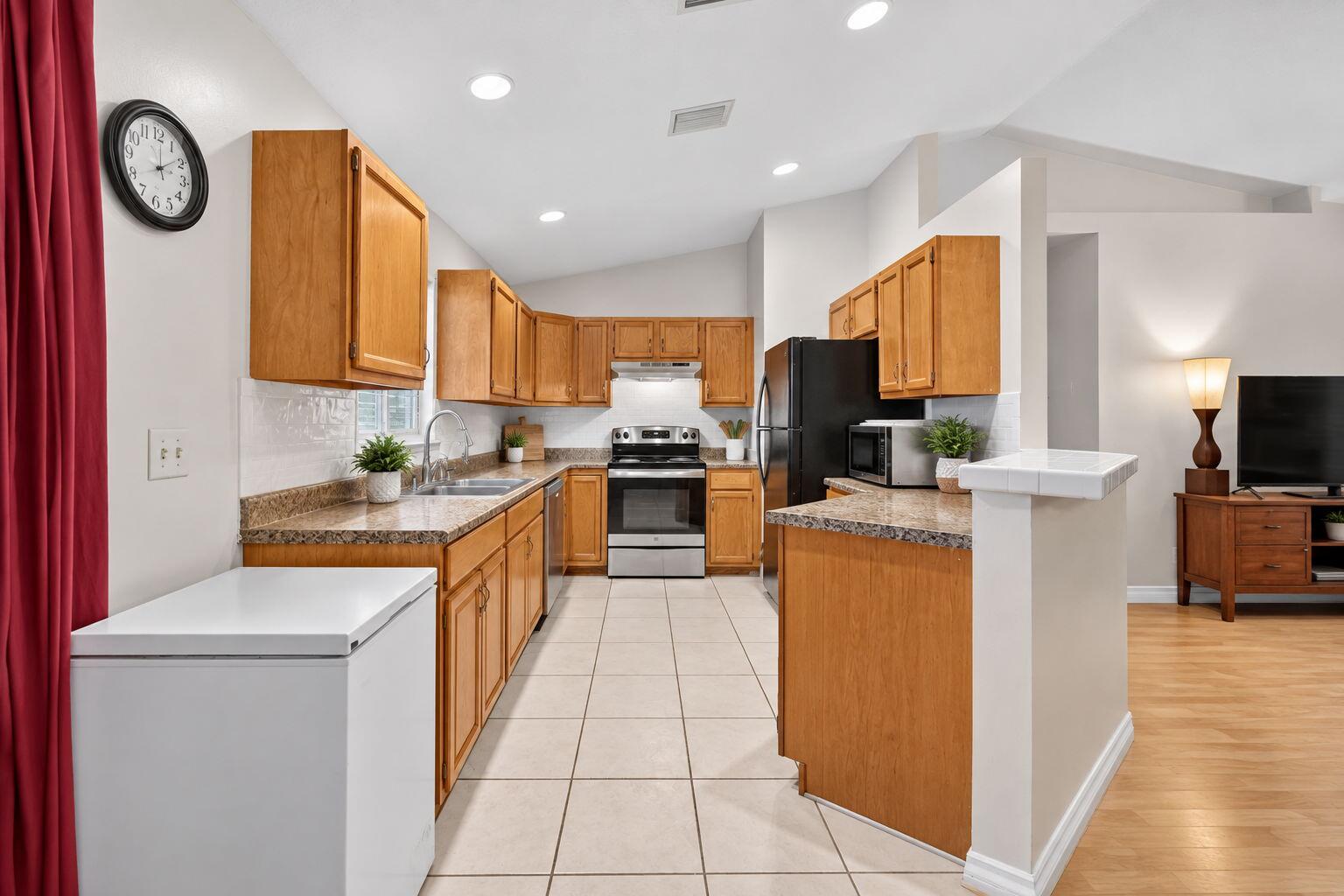 18725 43rd Road N Property Photo 10