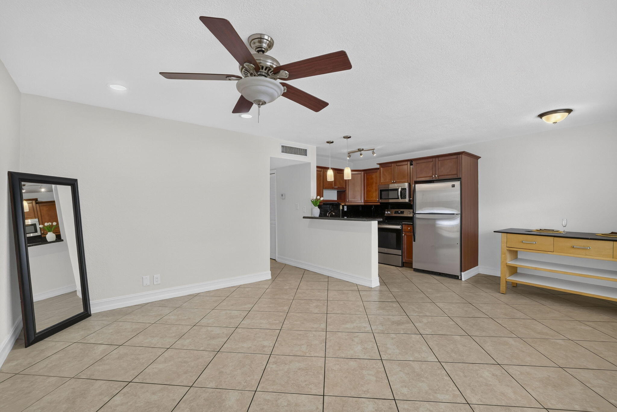 4051 Ne 13th Avenue Ne 76-3 Property Photo 6