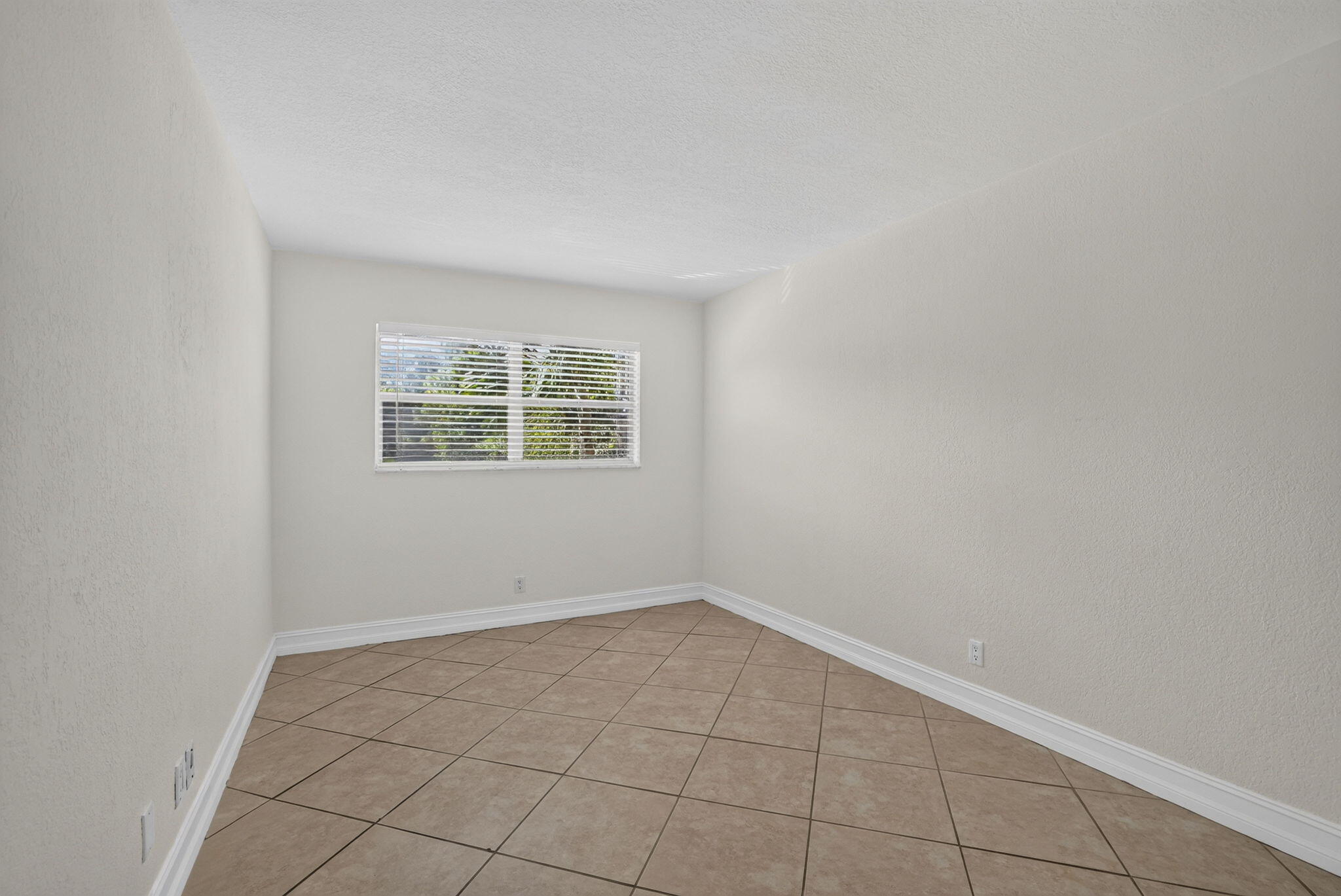 4051 Ne 13th Avenue Ne 76-3 Property Photo 12