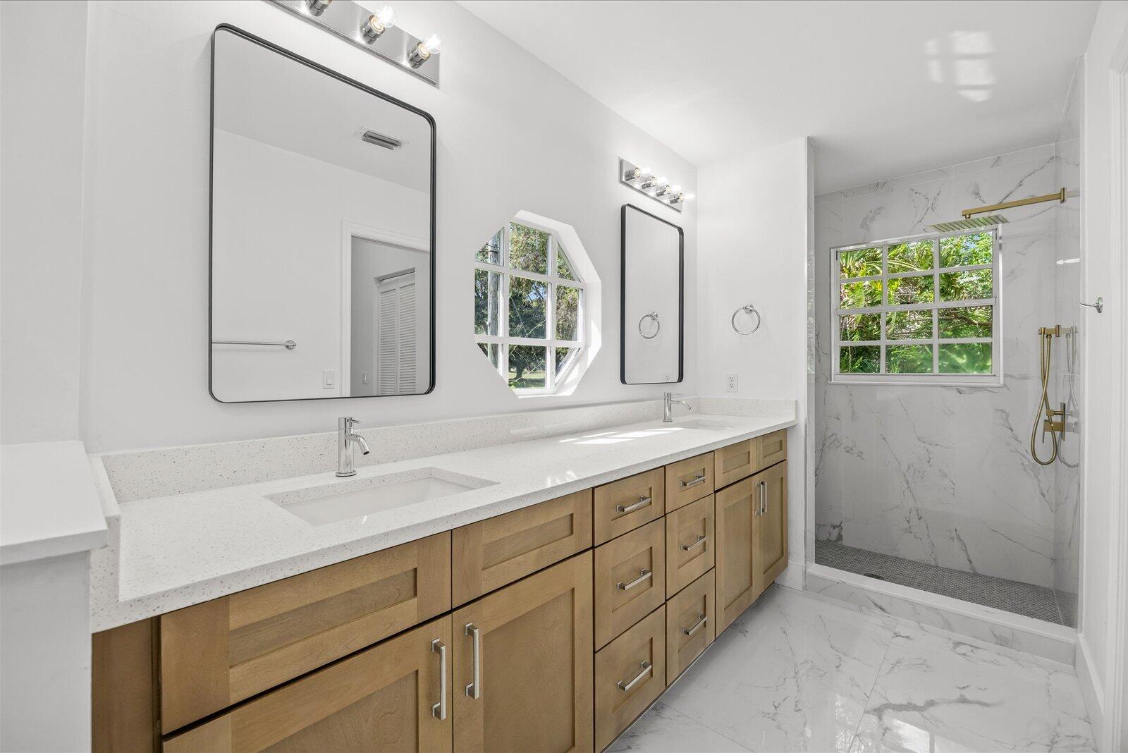 2635 Se Morningside Boulevard Property Photo 1
