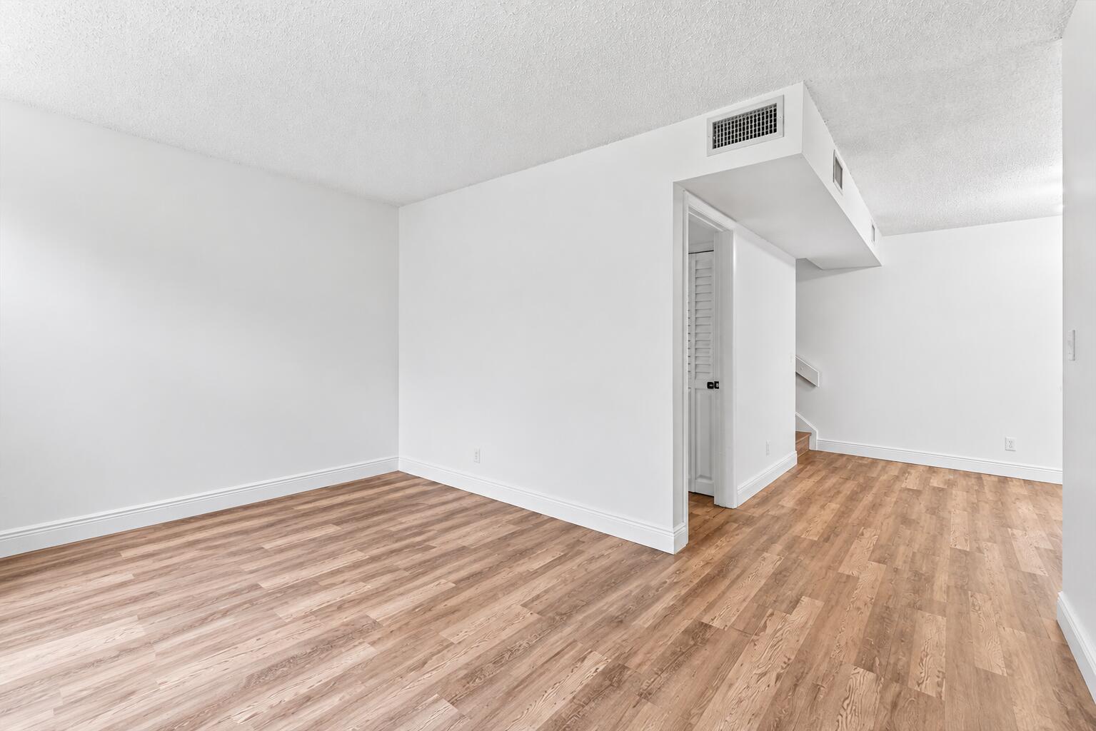 3750 Victoria Drive Property Photo 4