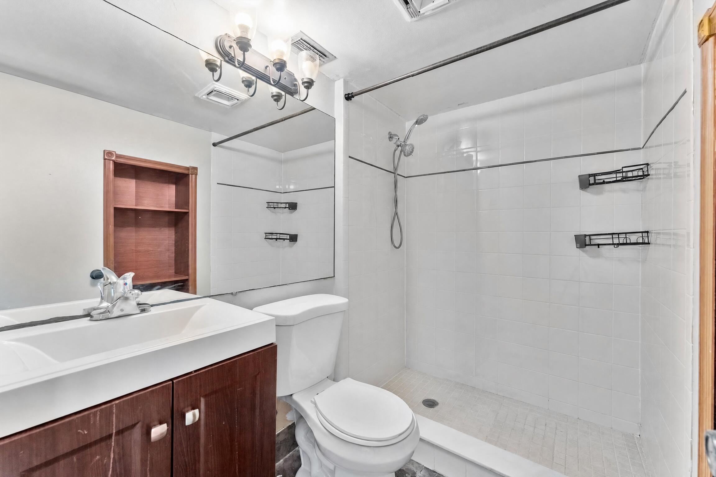 3750 Victoria Drive Property Photo 12