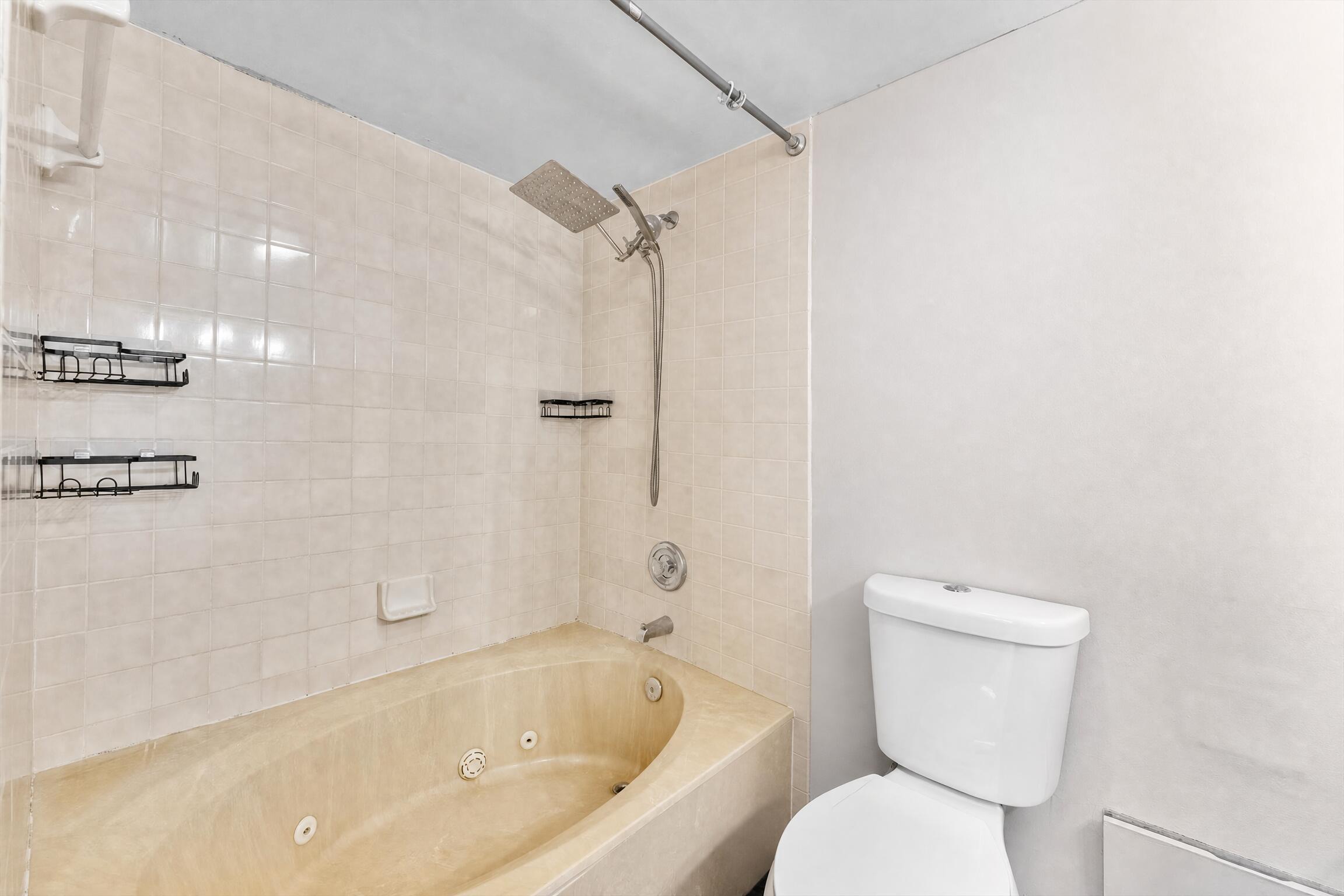 3750 Victoria Drive Property Photo 16