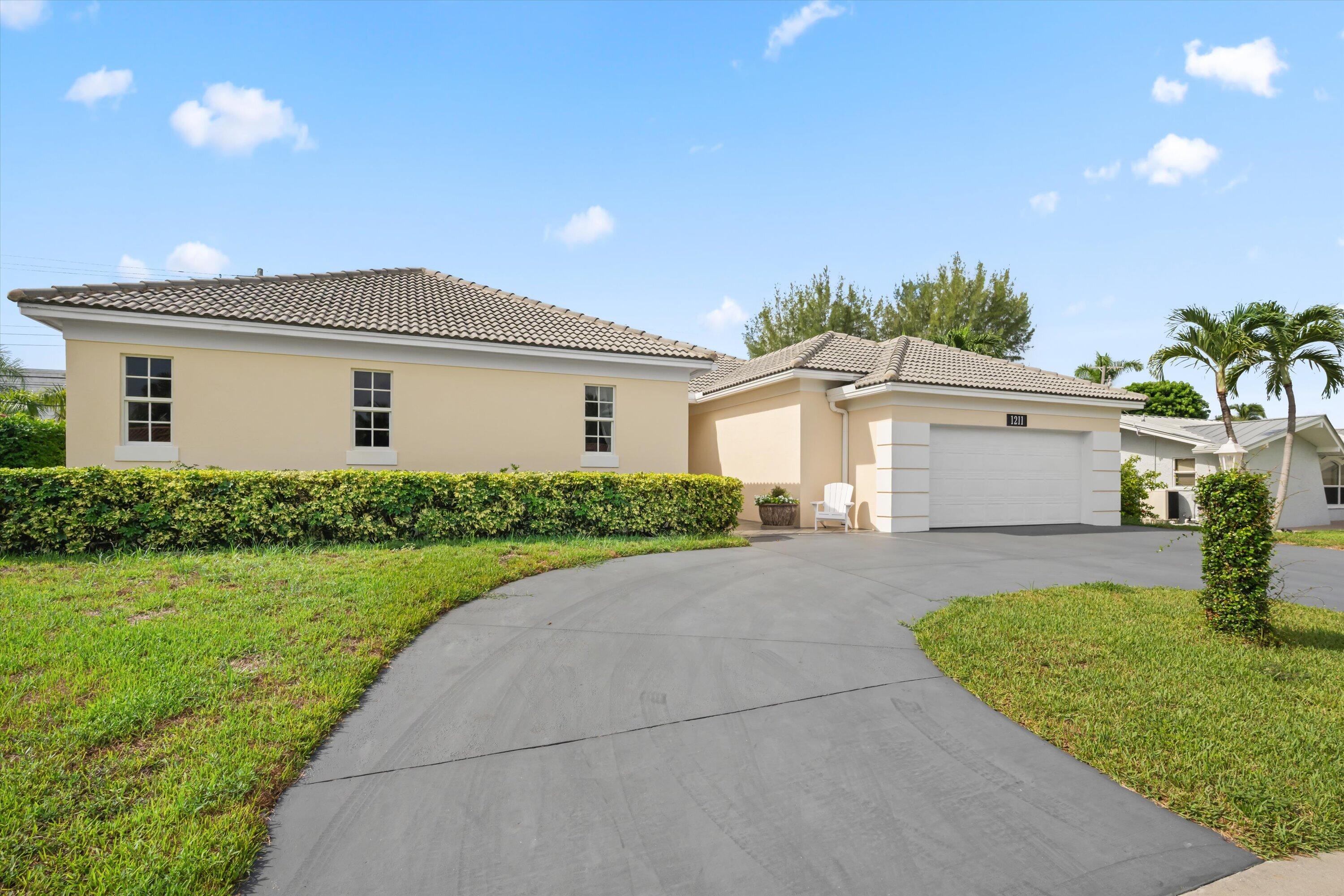 1211 Singer Drive Property Photo 2