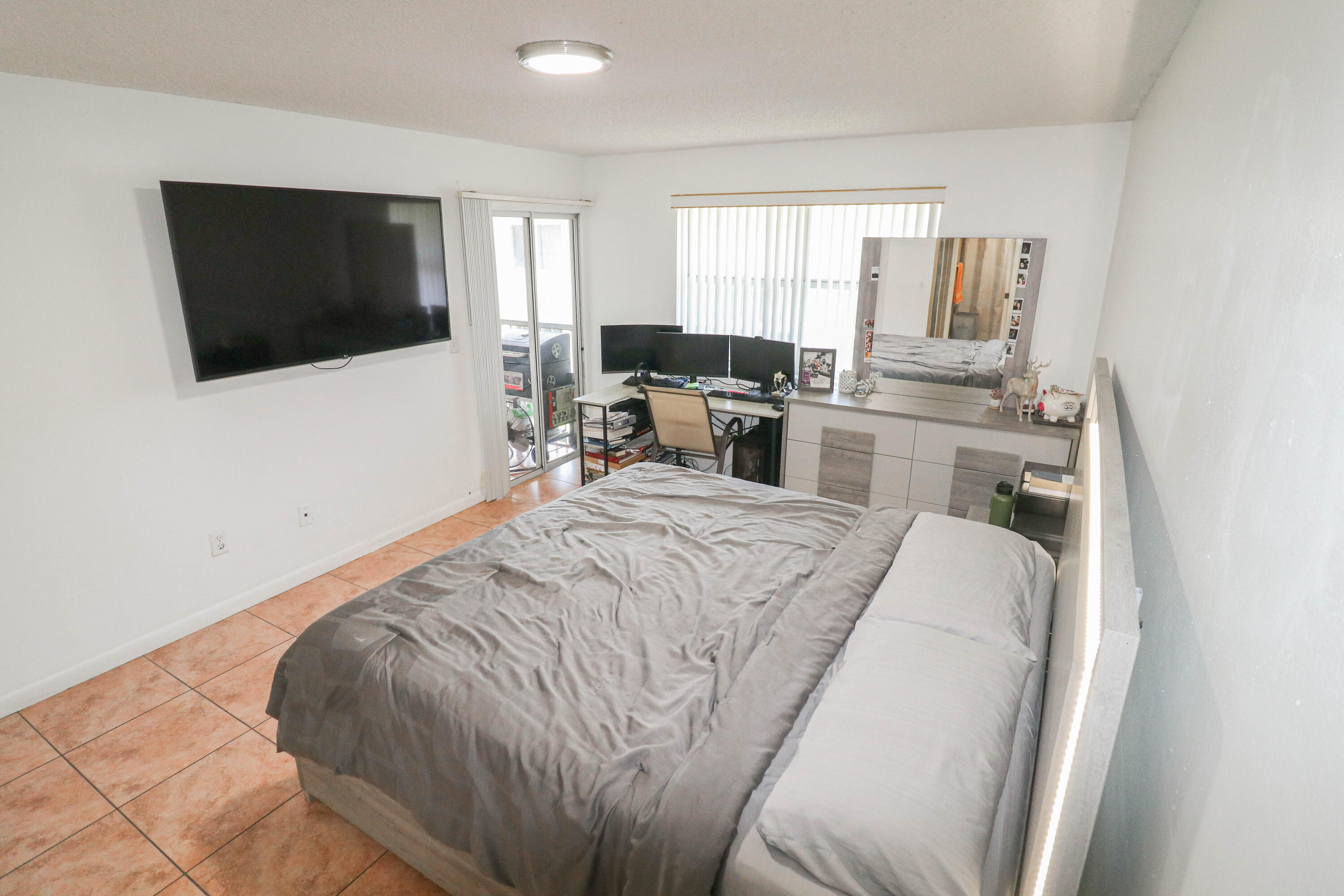 2646 Se 21st Court 203-d Property Photo 22