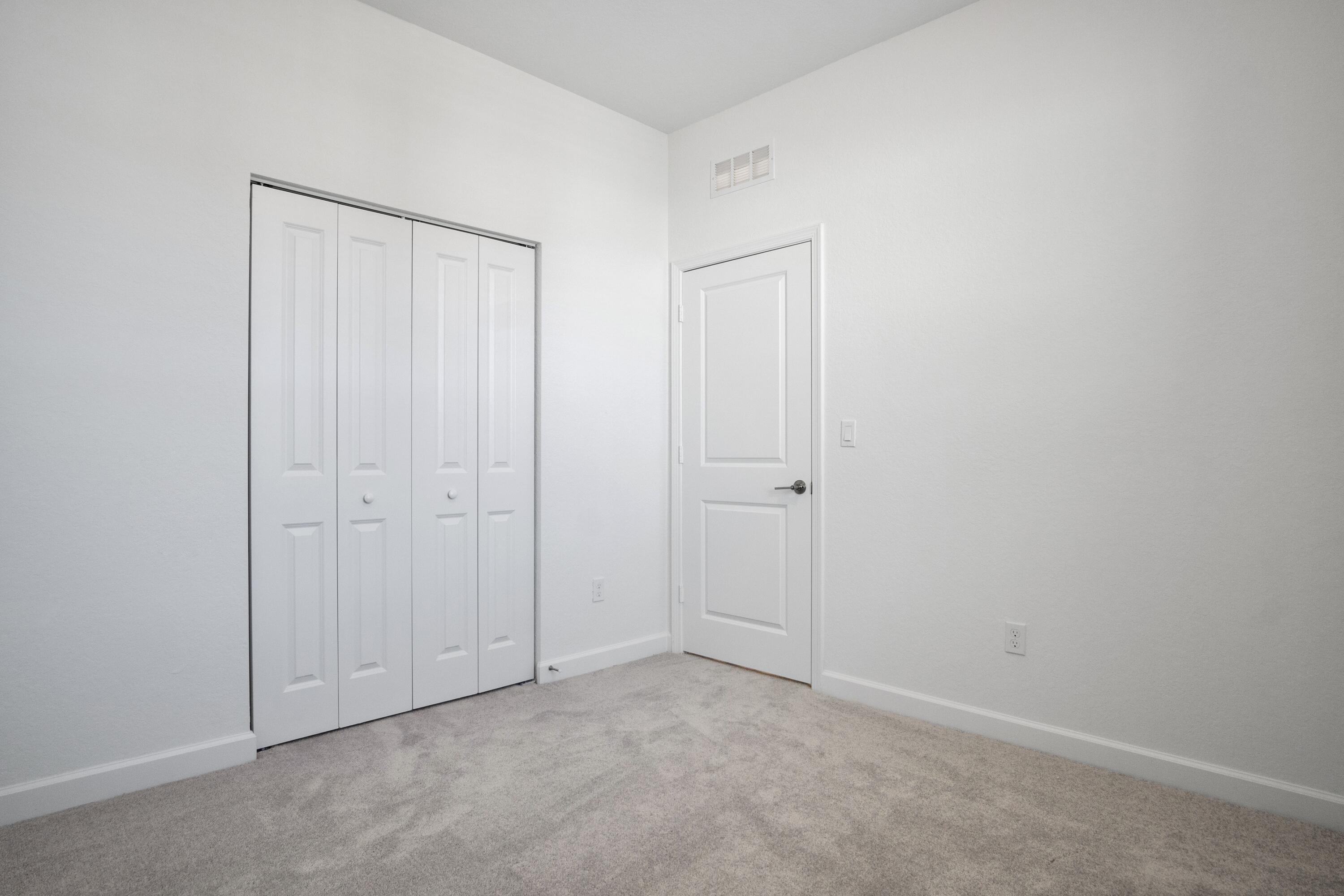 381 Se Crossoak Lane Property Photo 23