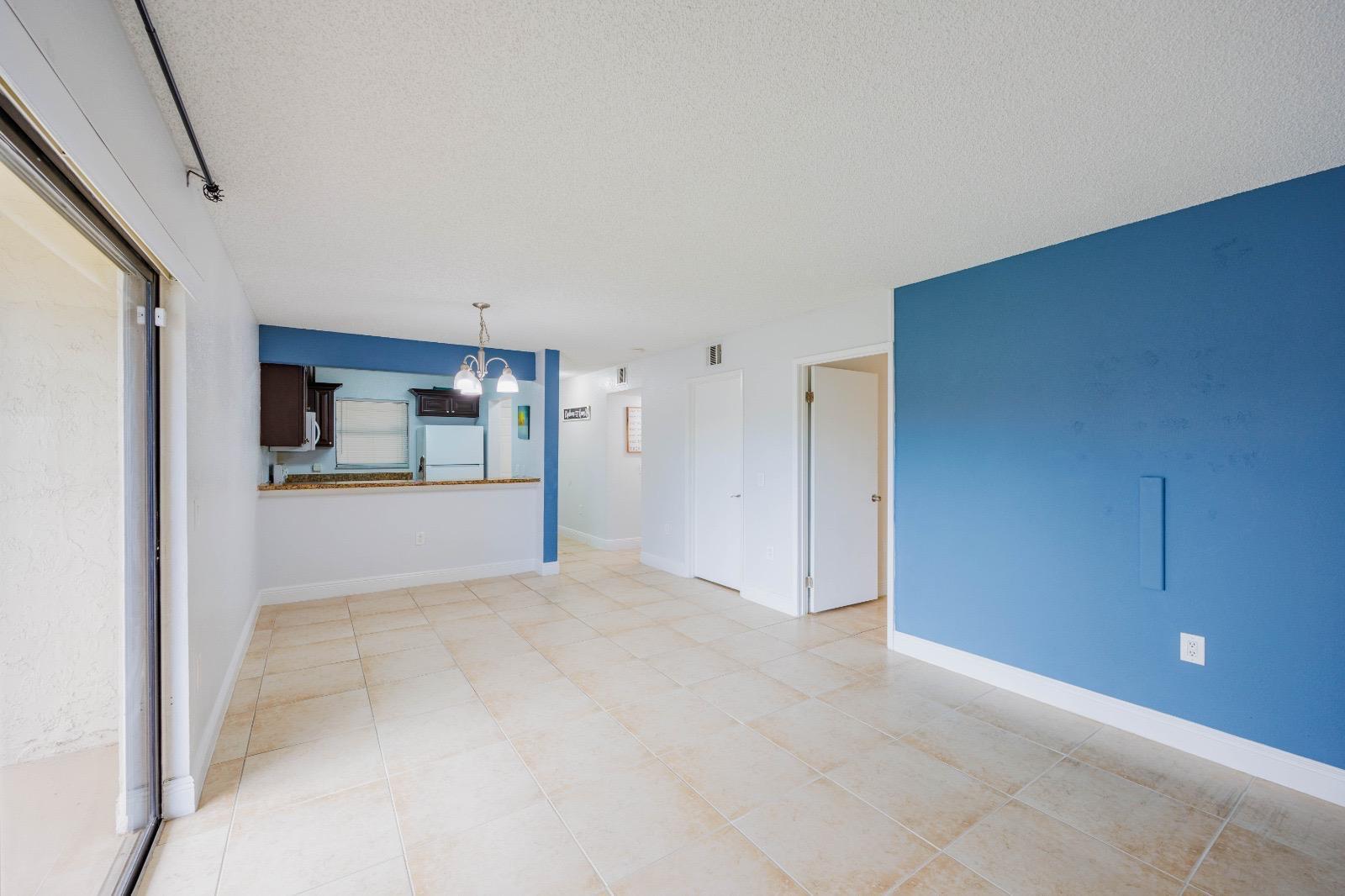 1524 Lake Crystal Drive E Property Photo 10