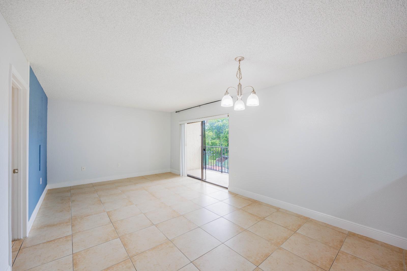 1524 Lake Crystal Drive E Property Photo 14