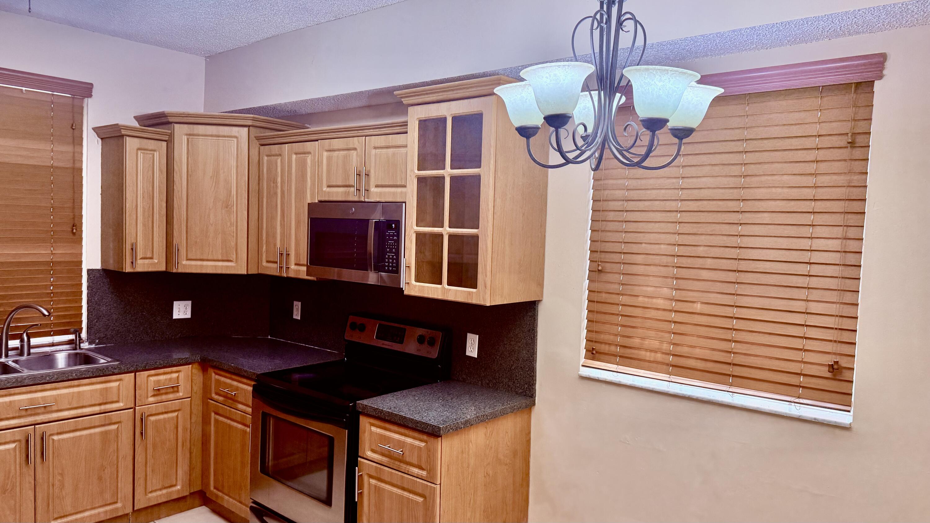 6952 Sw 39th Street C106 Property Photo 1