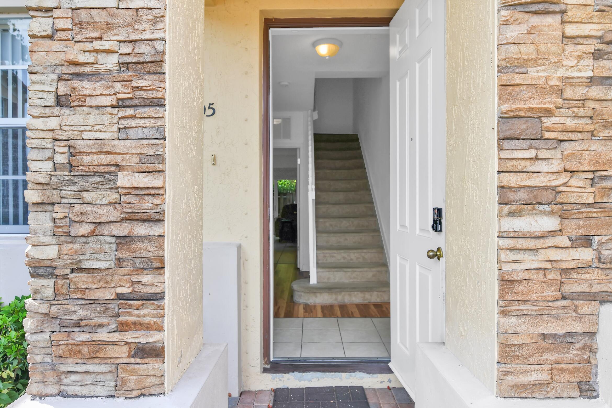 1720 Ne 33 Avenue 105-5 Property Photo 3