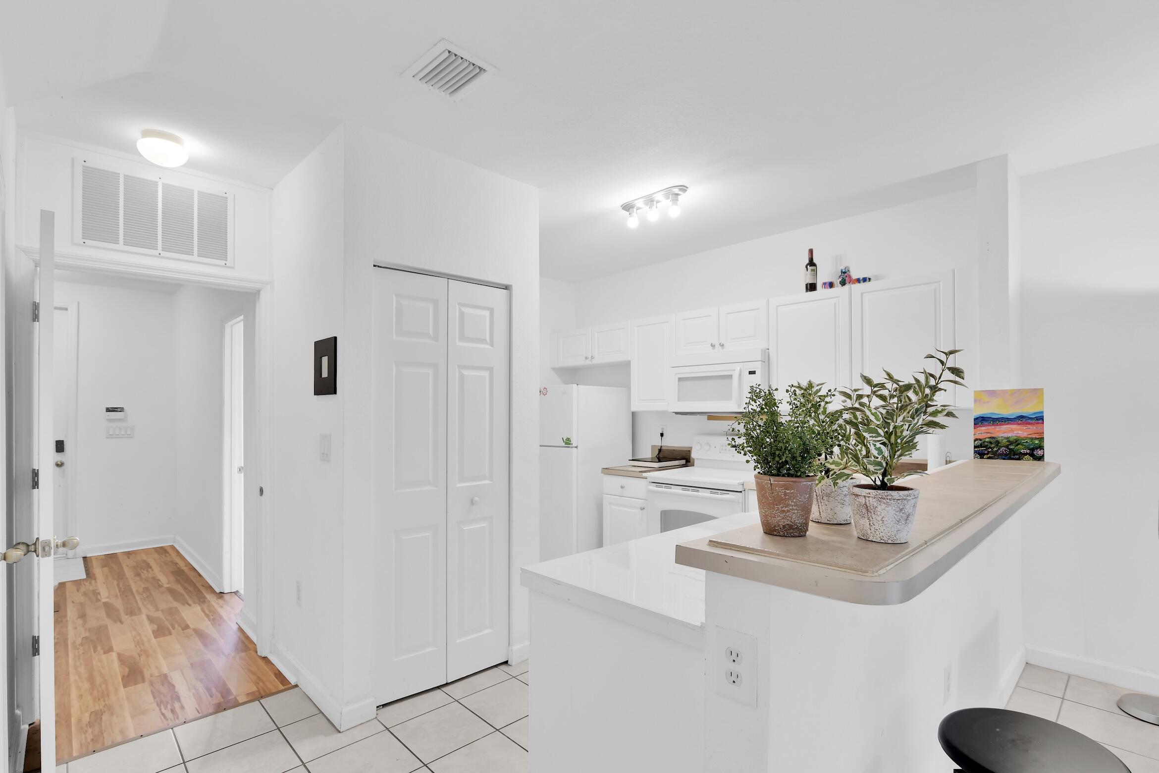 1720 Ne 33 Avenue 105-5 Property Photo 6