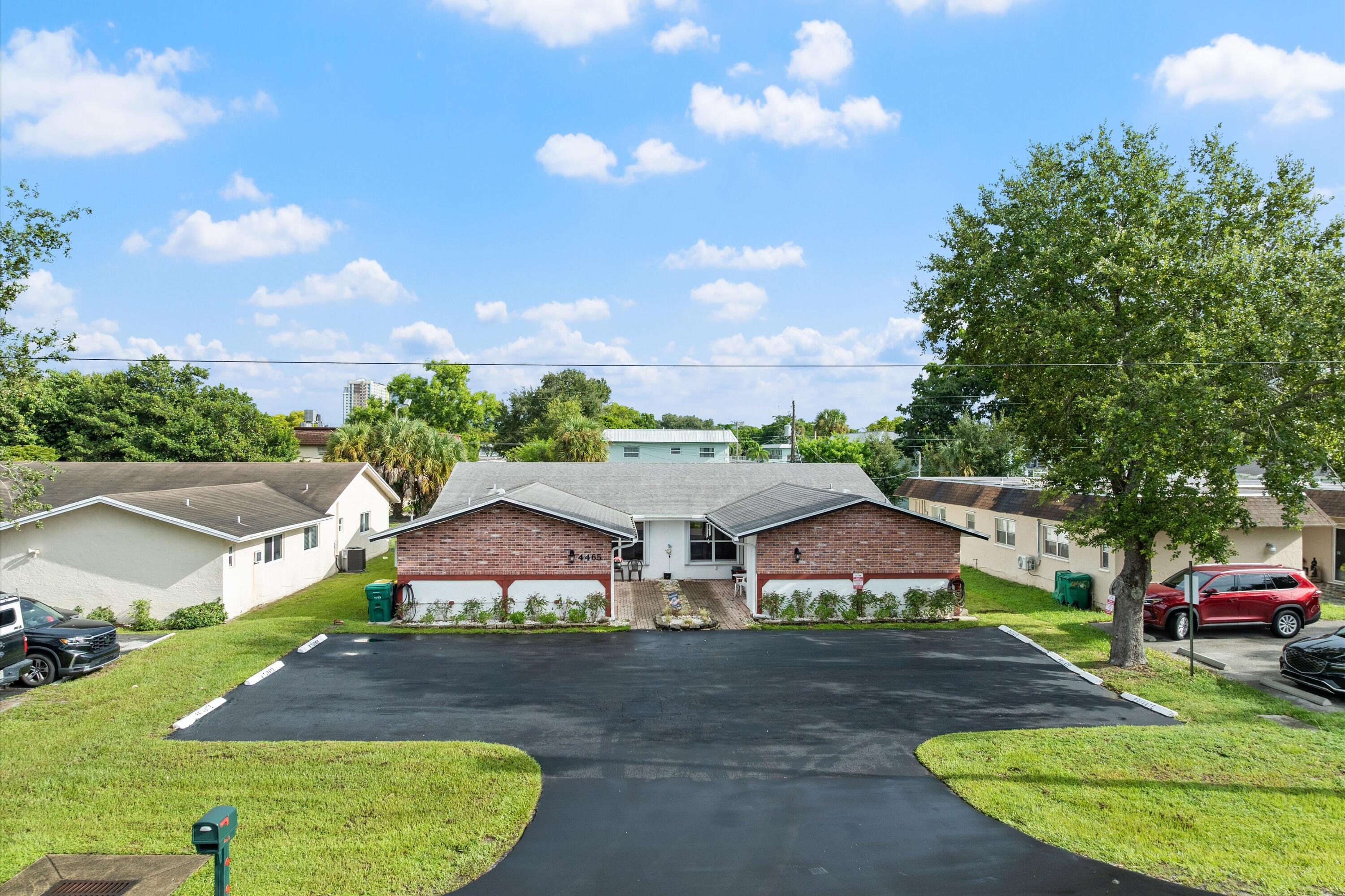 4465 SW 54th Court Property Photo 1