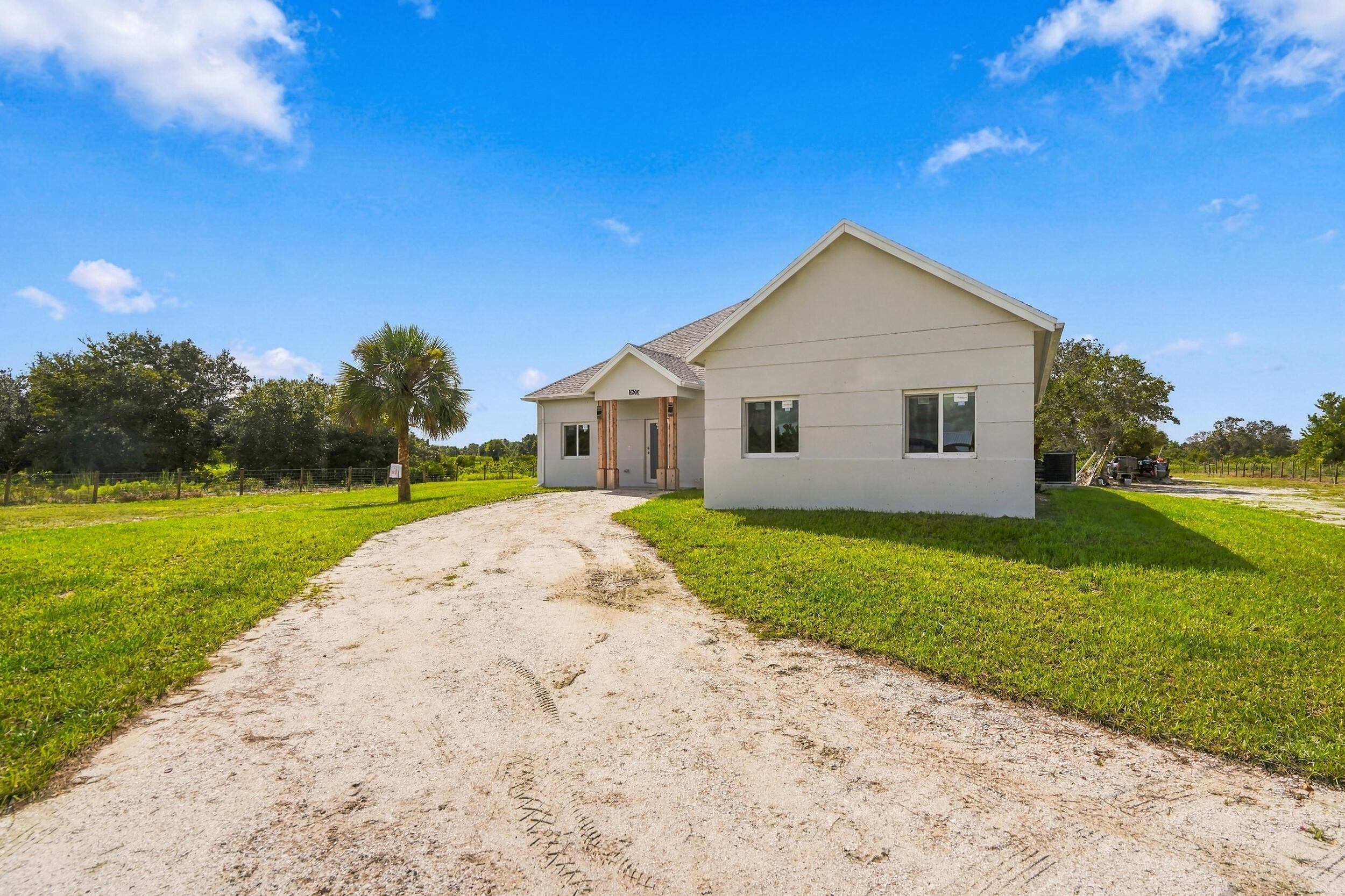 15306 Nw 270th Street Property Photo 4
