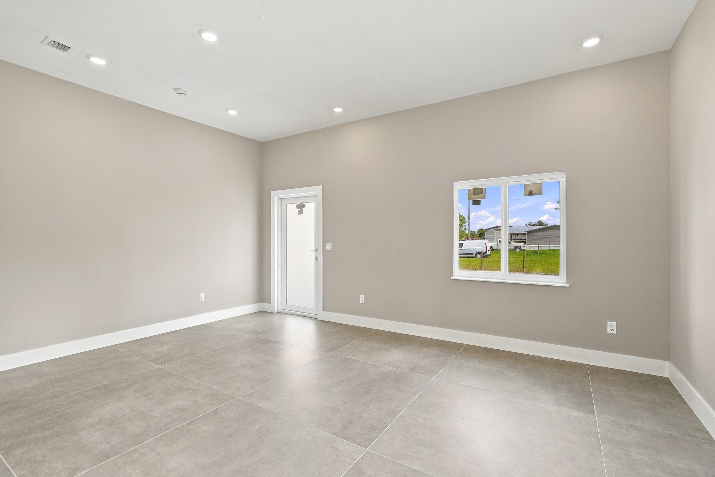 15306 Nw 270th Street Property Photo 8