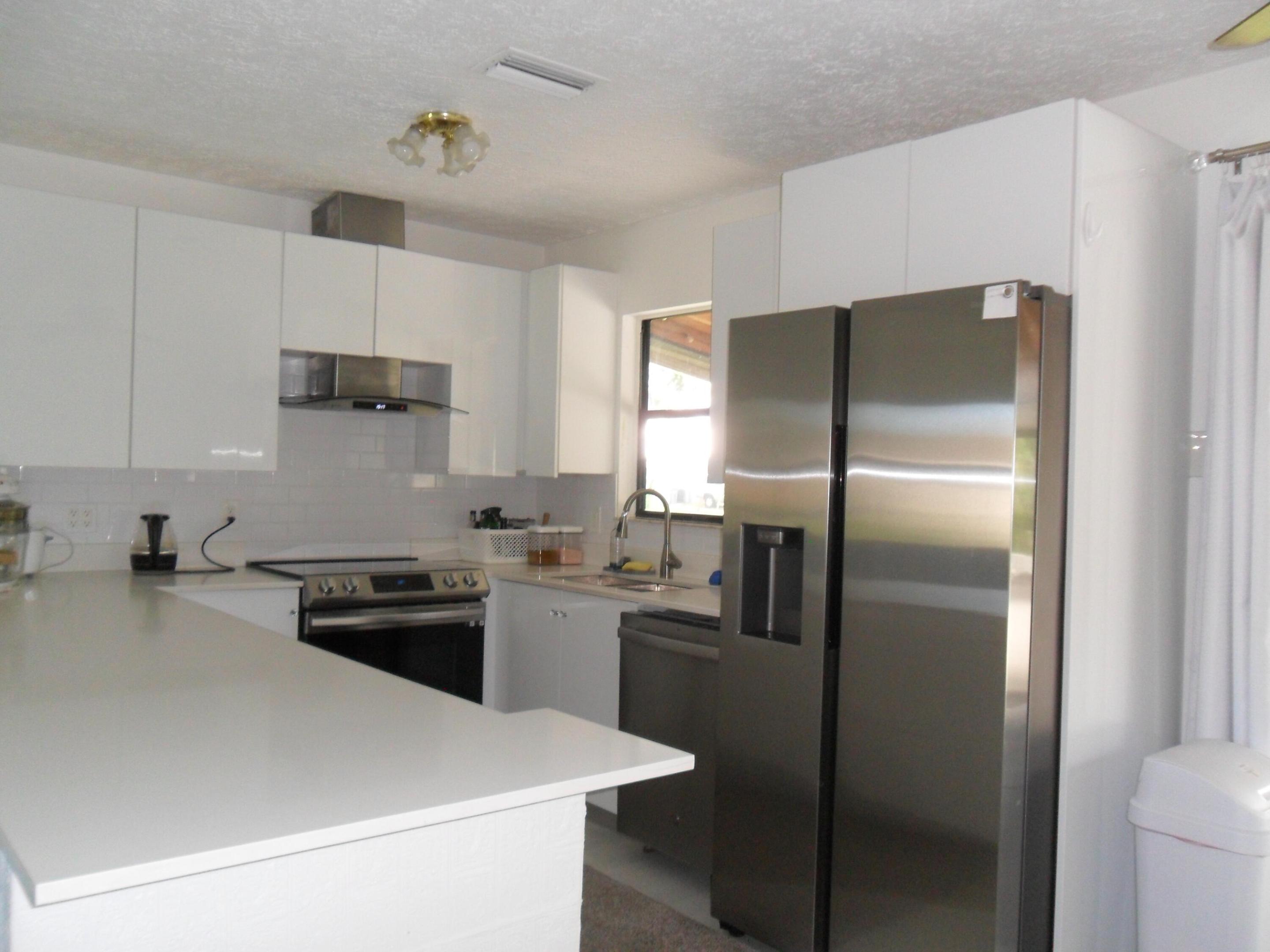2574 Sw Deckard Street Property Photo 5