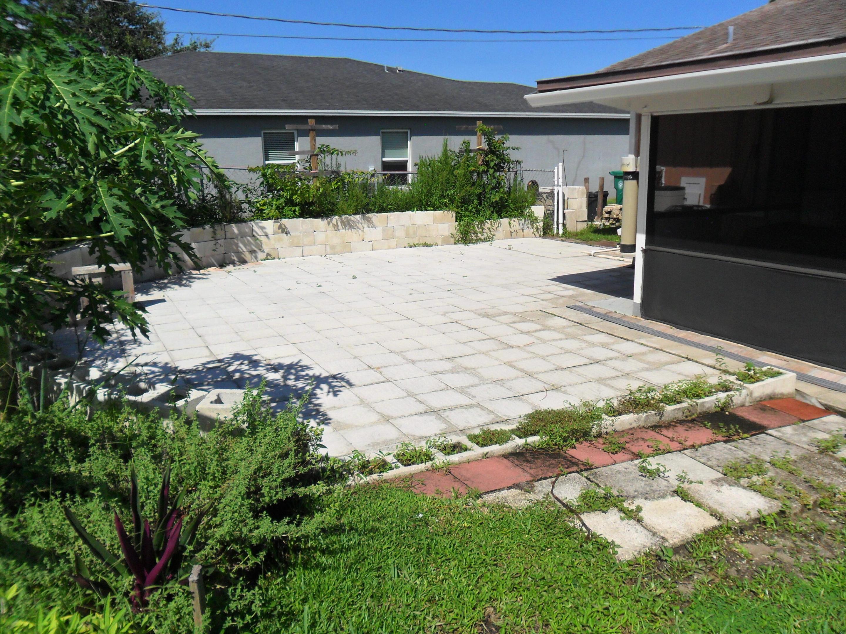 2574 Sw Deckard Street Property Photo 24