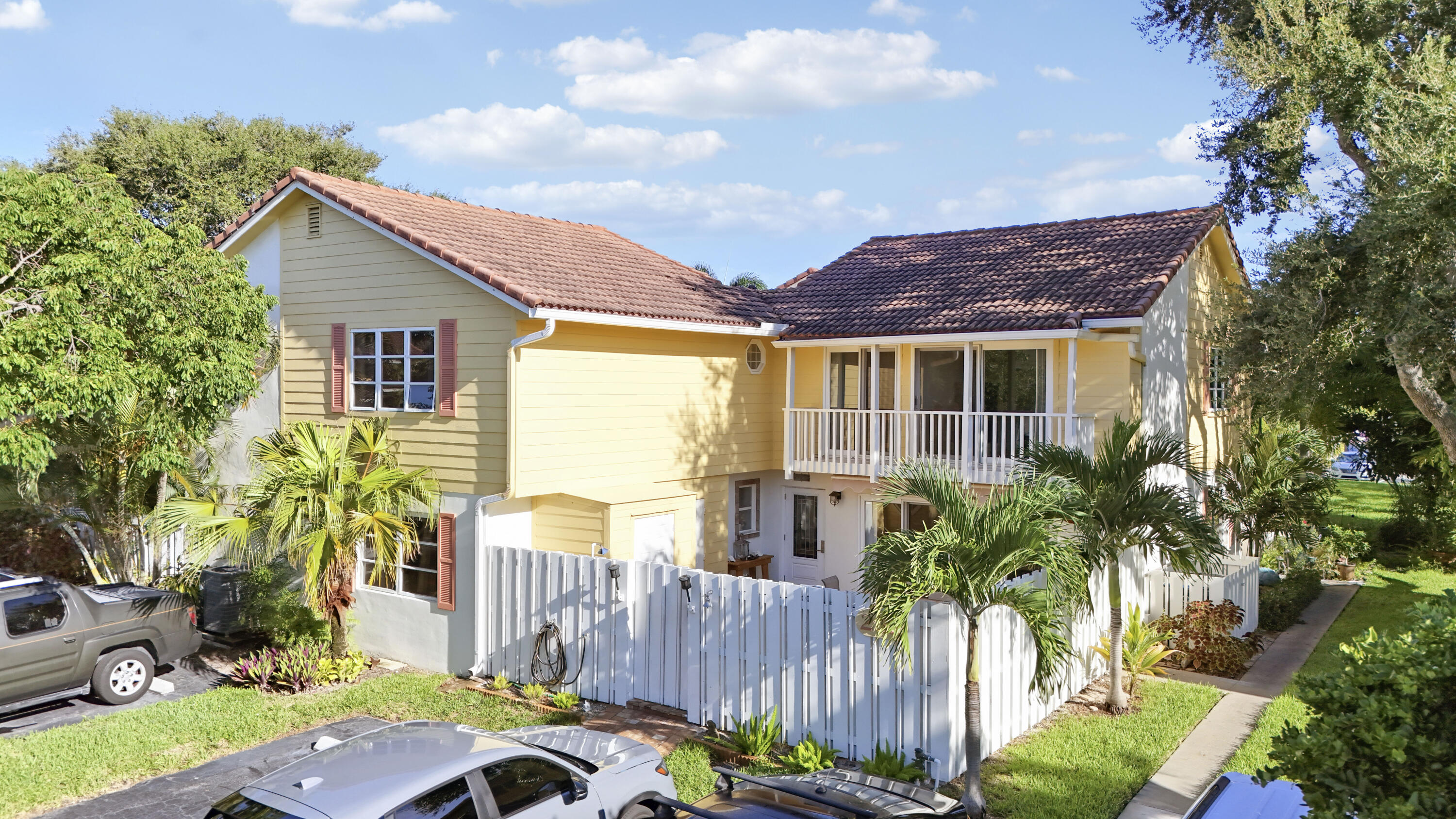 232 Seabreeze Circle Property Photo 1
