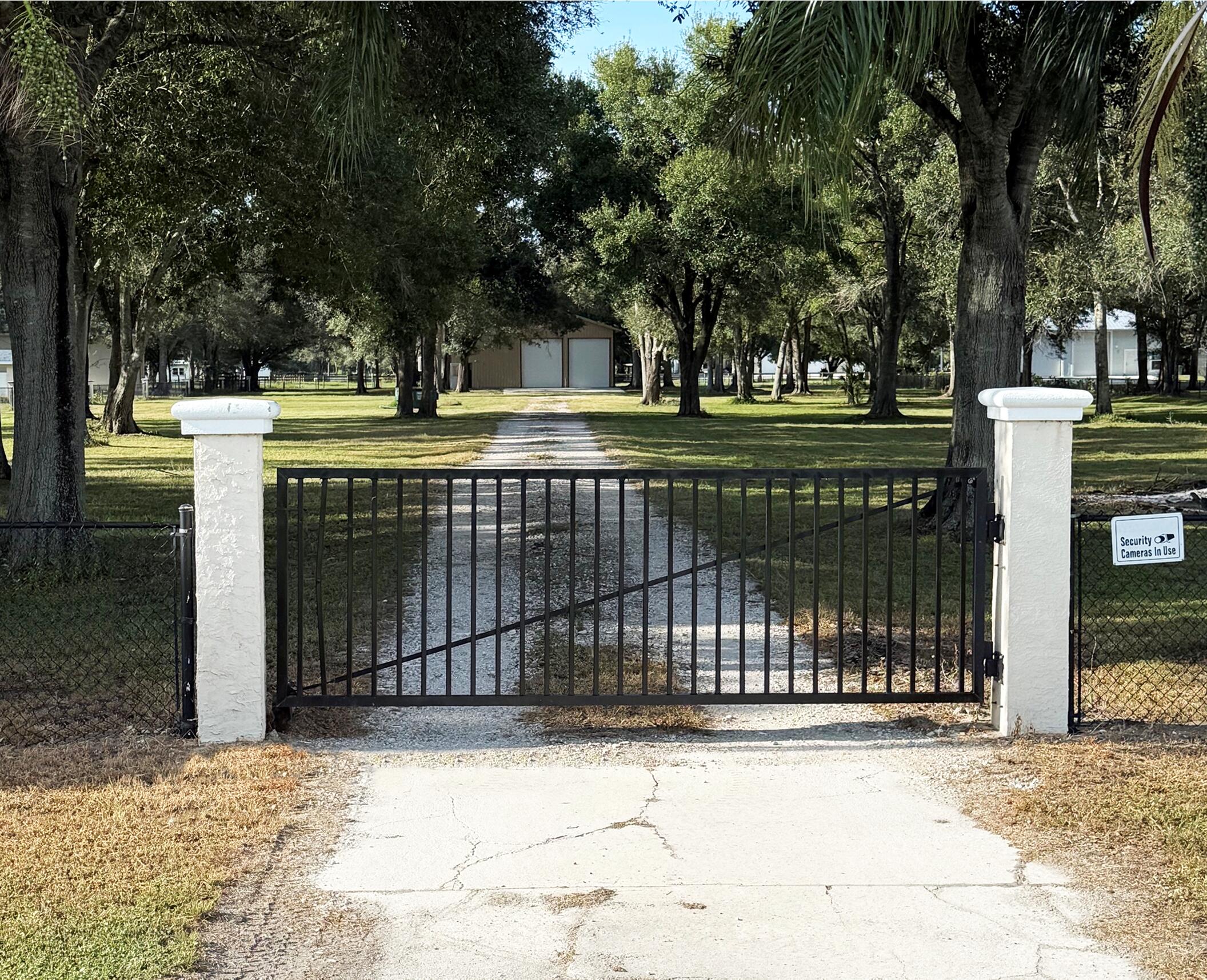 11980 W Midway Road Property Photo 3