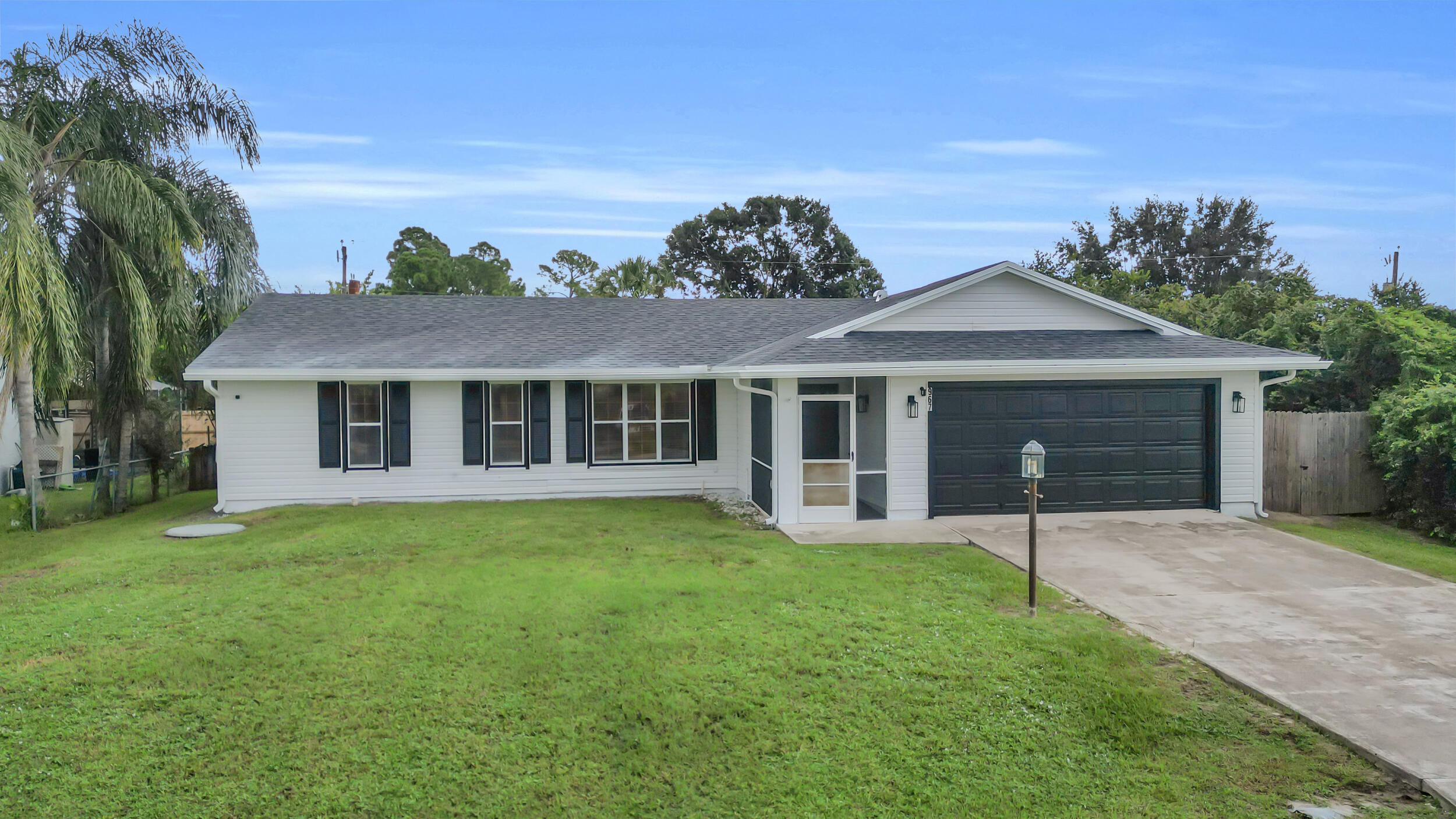 967 Sw Sultan Drive Property Photo 1