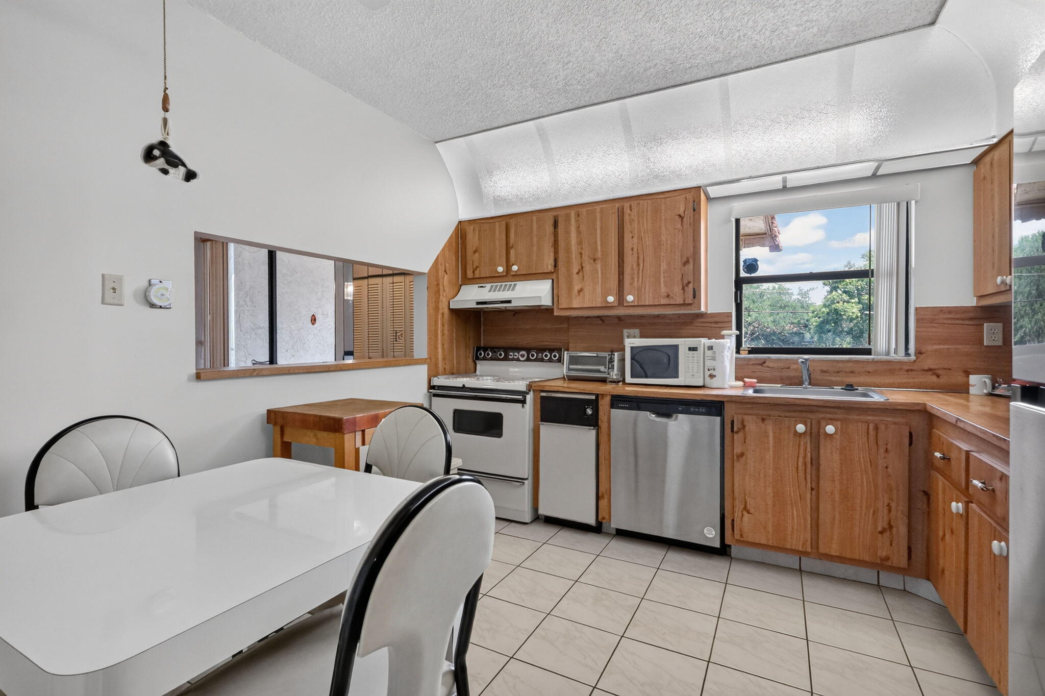 750 Ne 199th Street 204h Property Photo 11