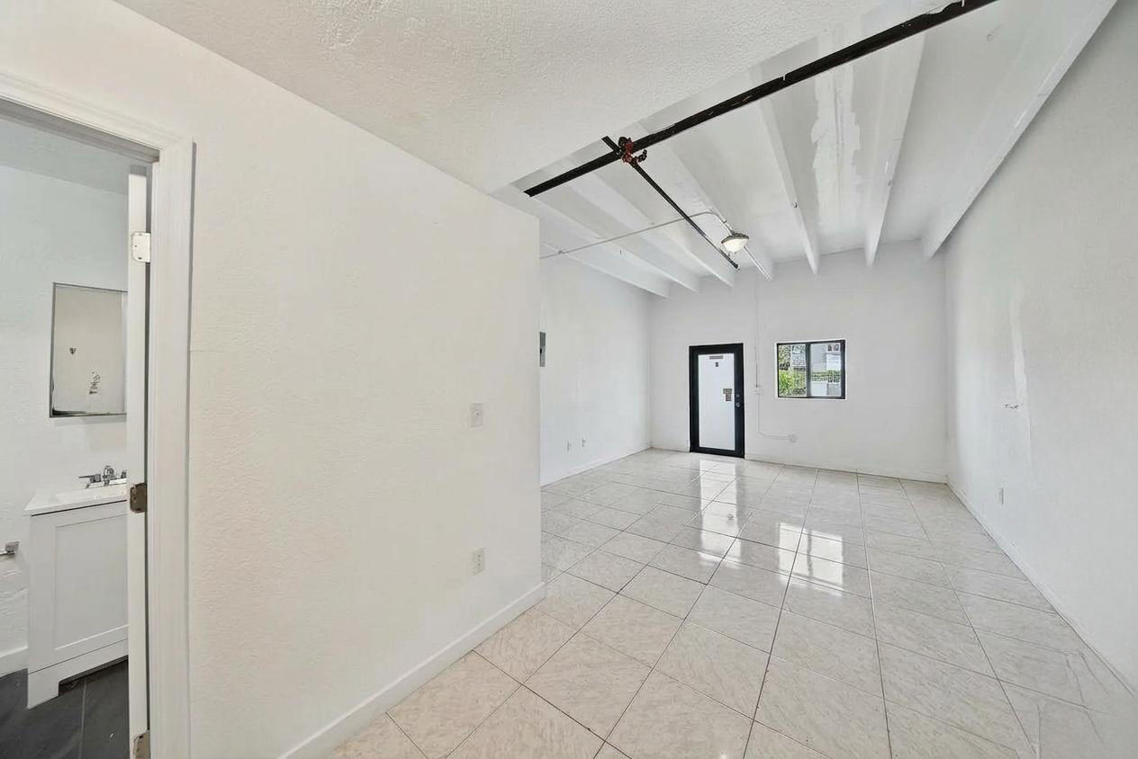 1427 Nw 2nd Avenue Property Photo 32