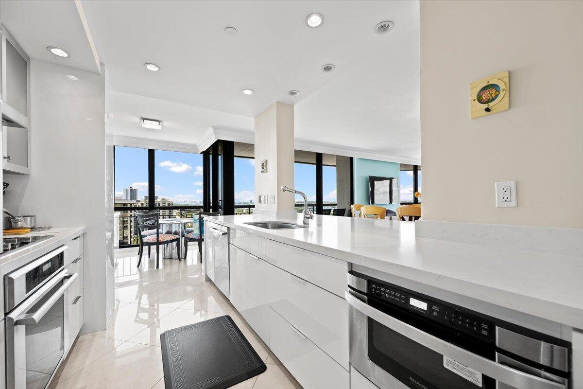 4100 N Ocean Drive 2304 Property Photo 3