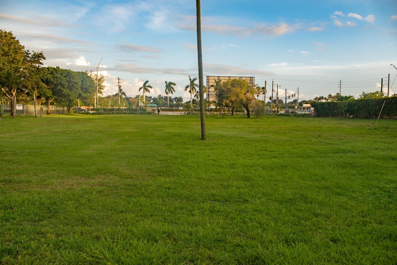 3431 Lake Worth Road Property Photo 5