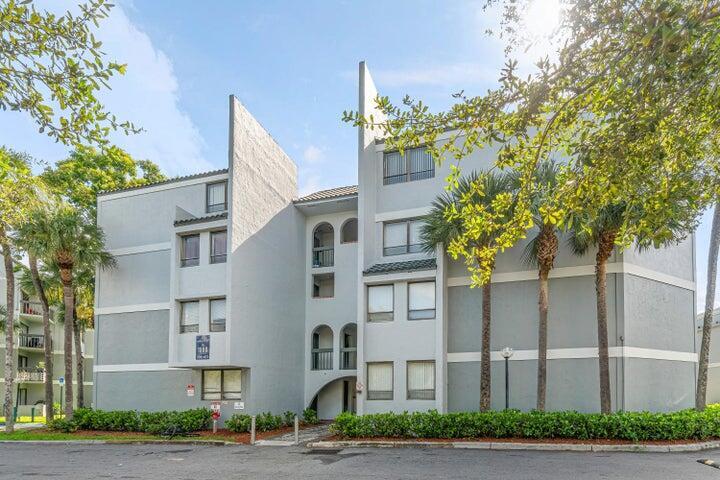 1880 N Congress Avenue 104 Property Photo 1