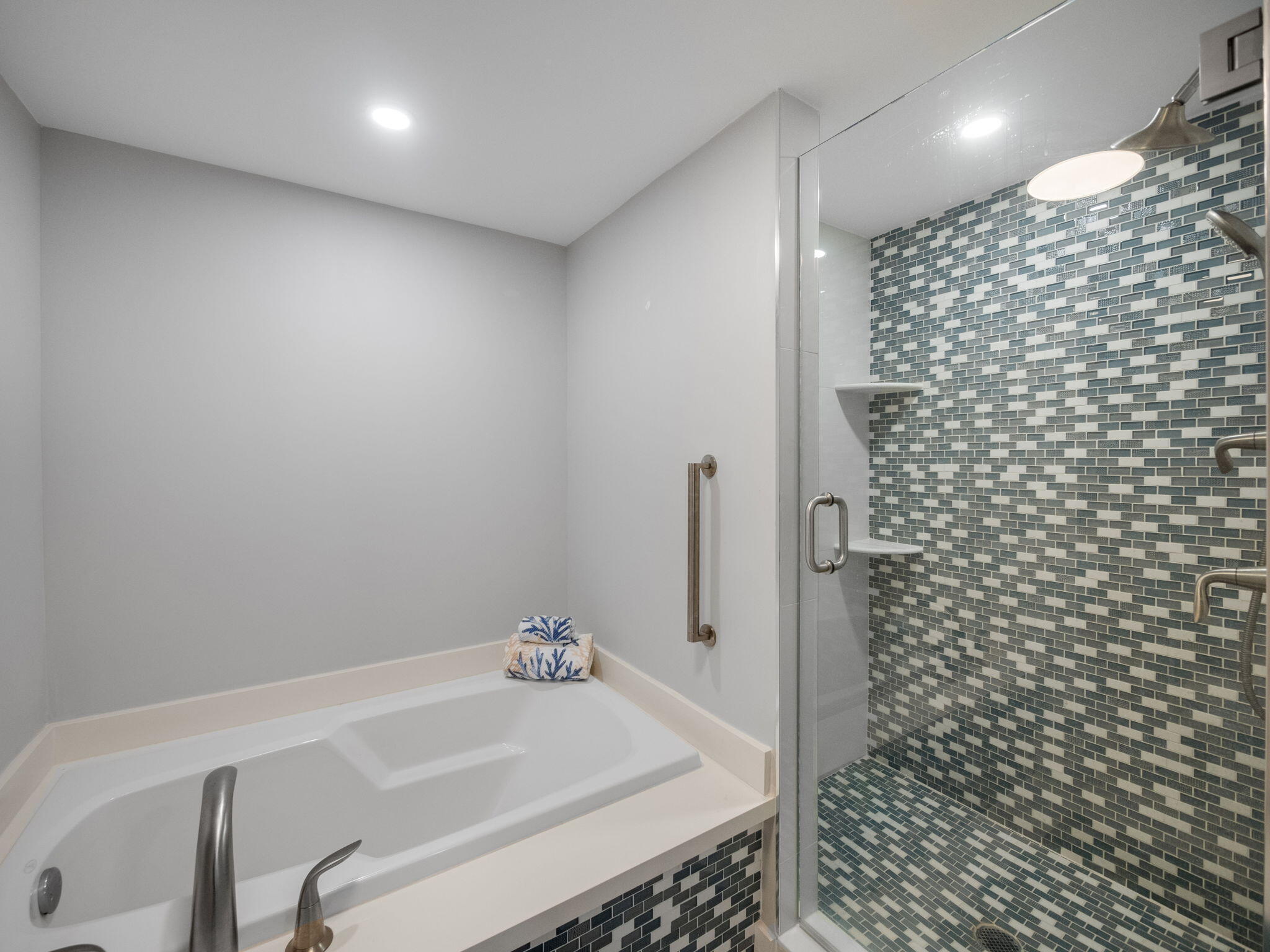 3400 N Ocean Drive 1601 Property Photo 13