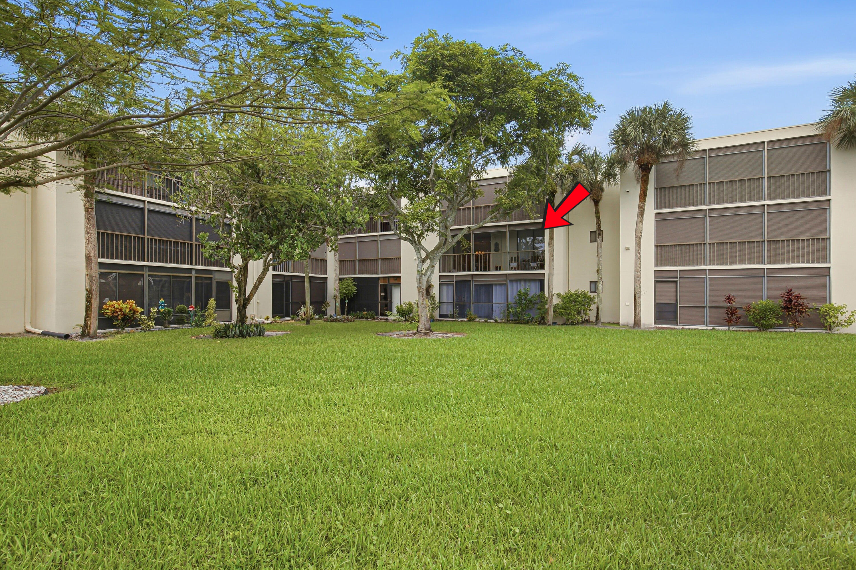 5340 Las Verdes Circle 202 Property Photo 6
