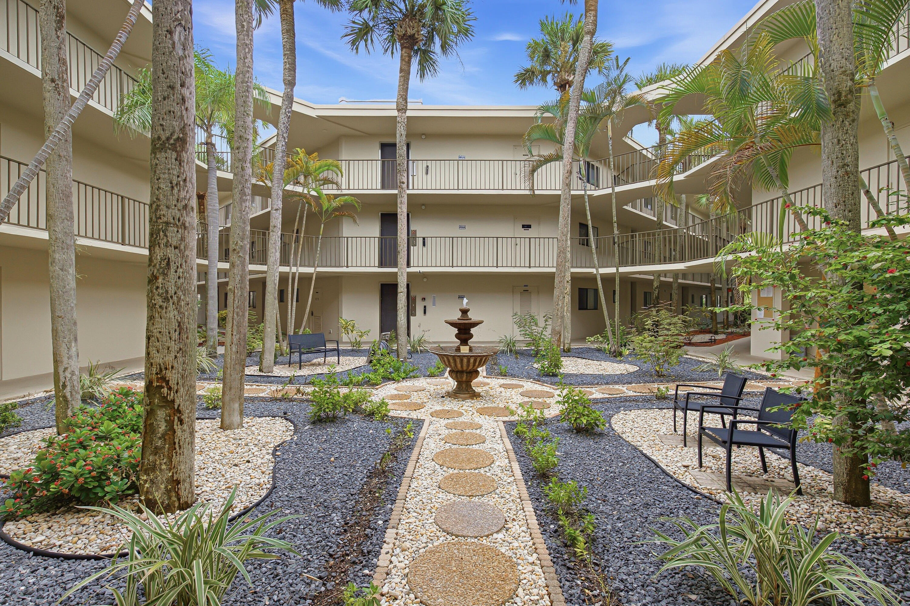 5340 Las Verdes Circle 202 Property Photo 10