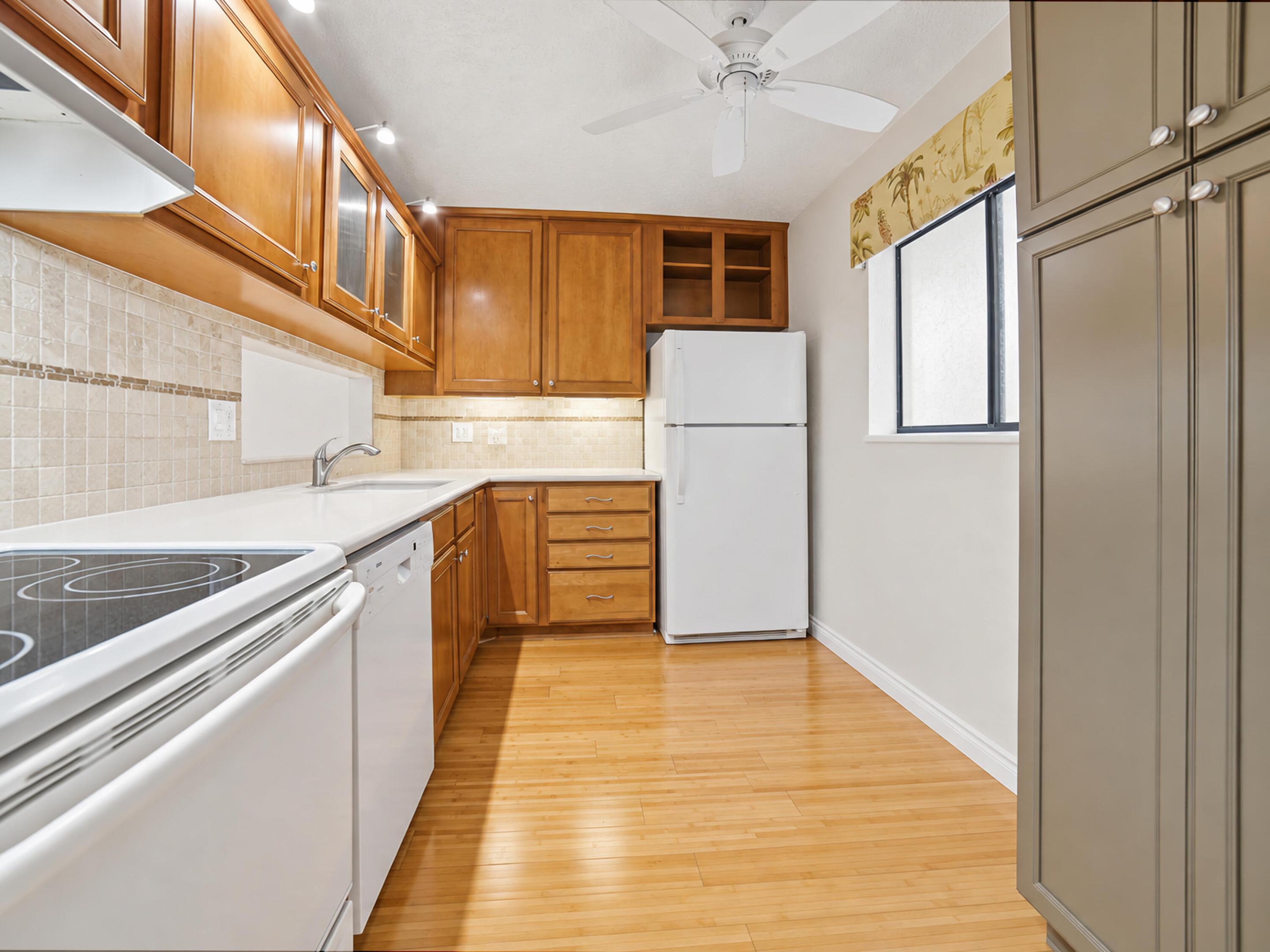 5340 Las Verdes Circle 202 Property Photo 33