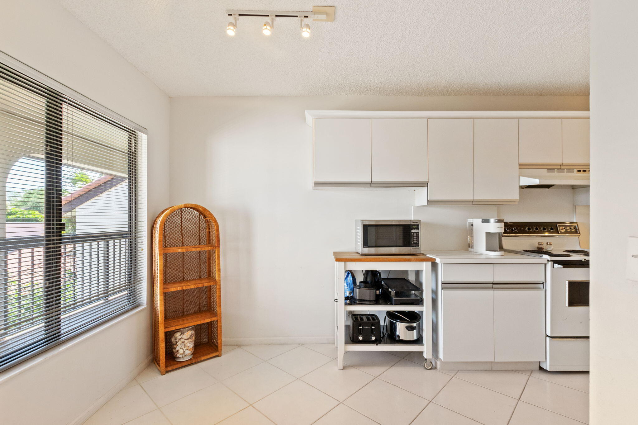 5380 Cedar Lake Drive 303 Property Photo 6