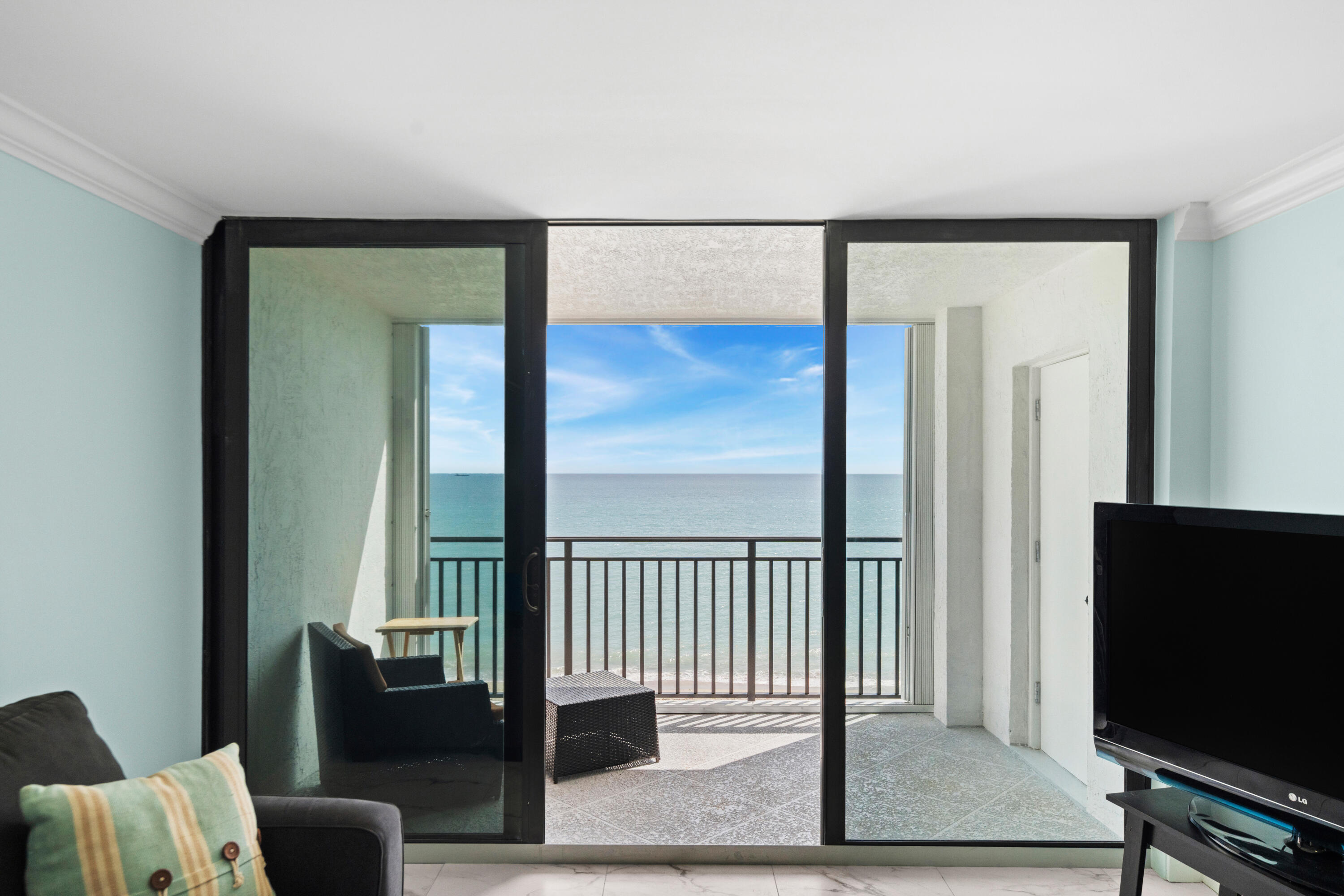 10102 S Ocean Drive 705a Property Photo 11