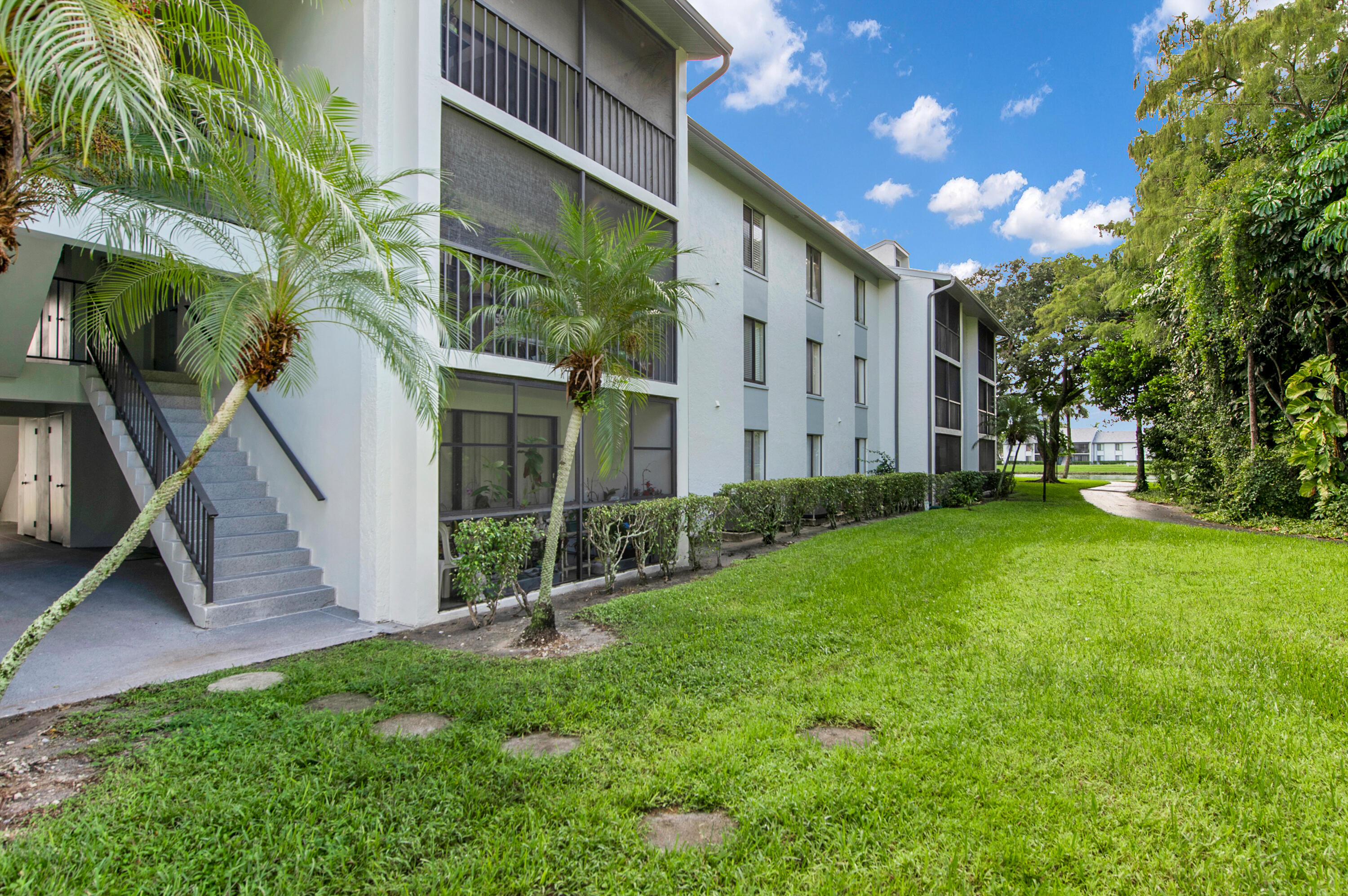 1009 Green Pine Boulevard F3 Property Photo 2
