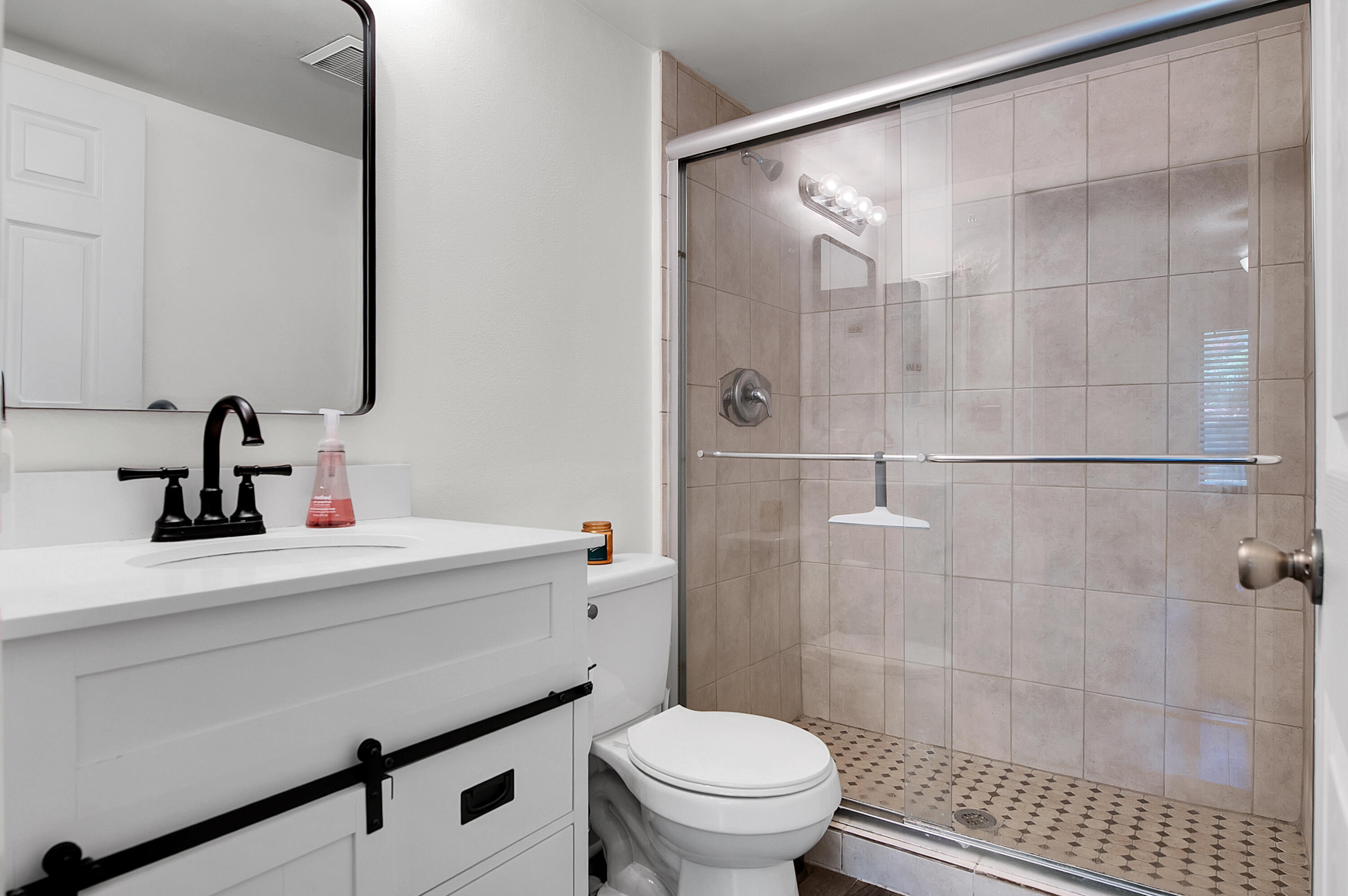 1009 Green Pine Boulevard F3 Property Photo 19