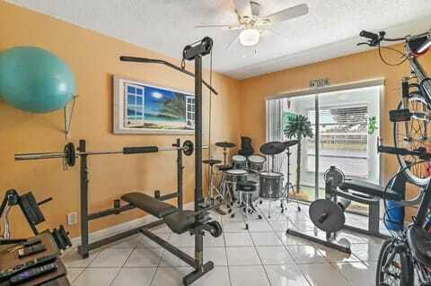 133 Somerset G Property Photo 12