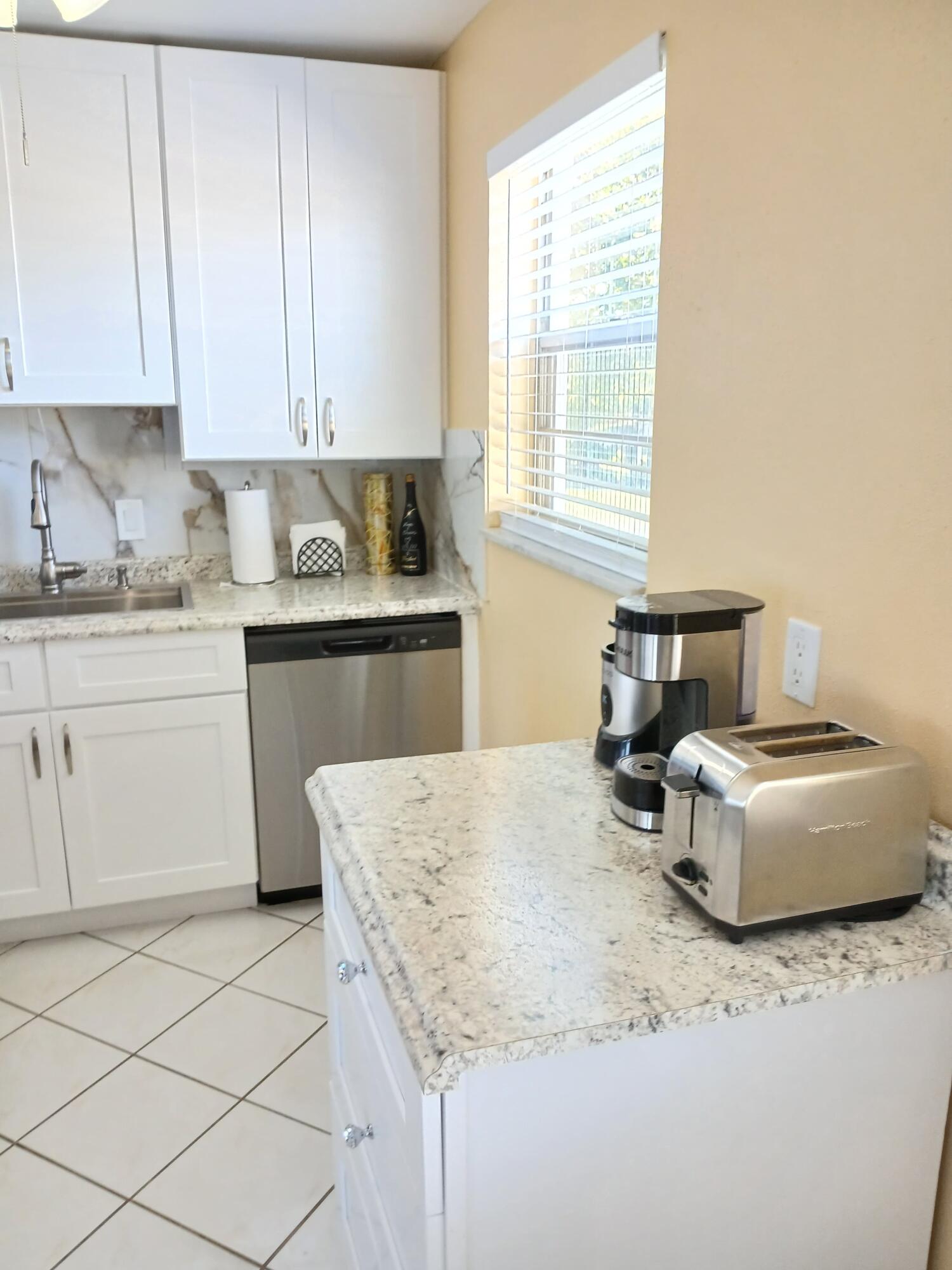 133 Somerset G Property Photo 16