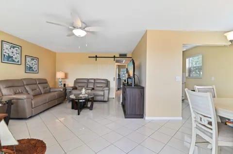133 Somerset G Property Photo 20