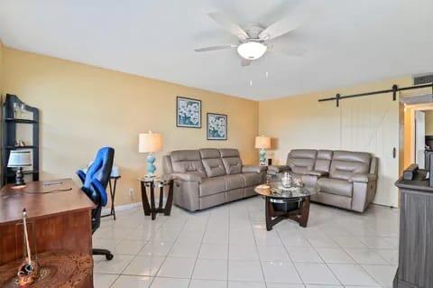 133 Somerset G Property Photo 22
