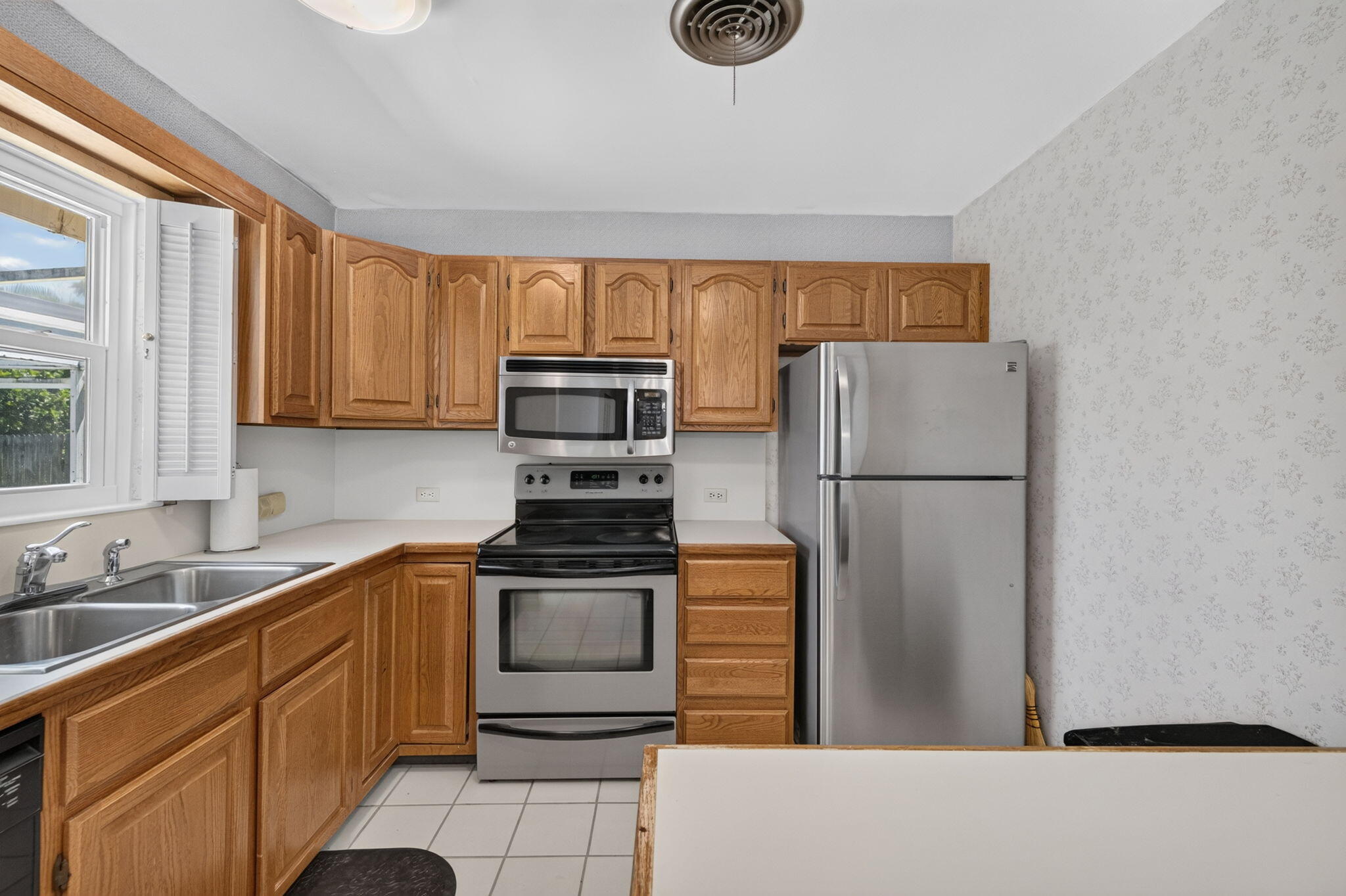 921 Se Flamingo Avenue Property Photo 6
