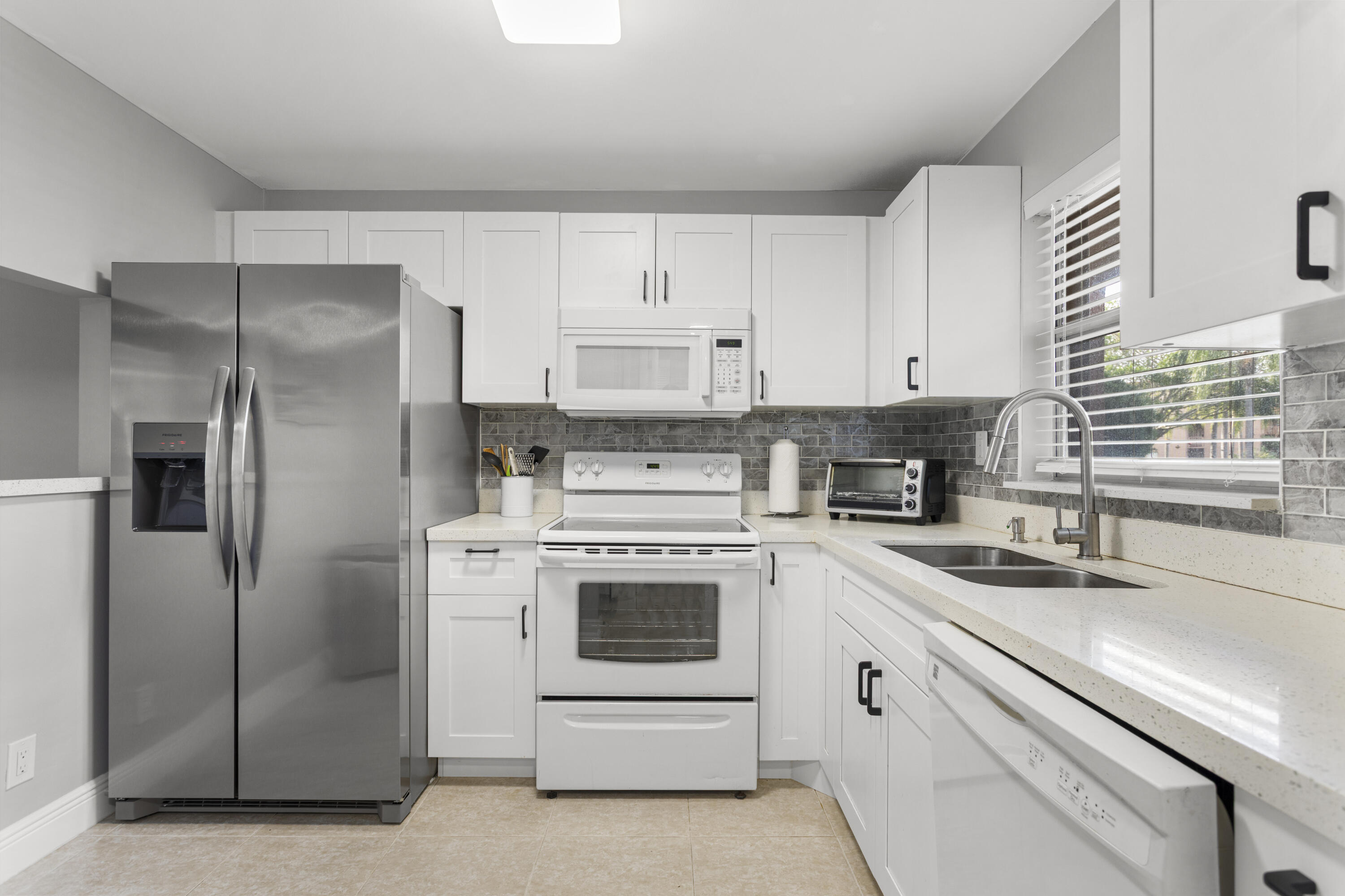 9700 Sunrise Lakes Boulevard 101 Property Photo 1