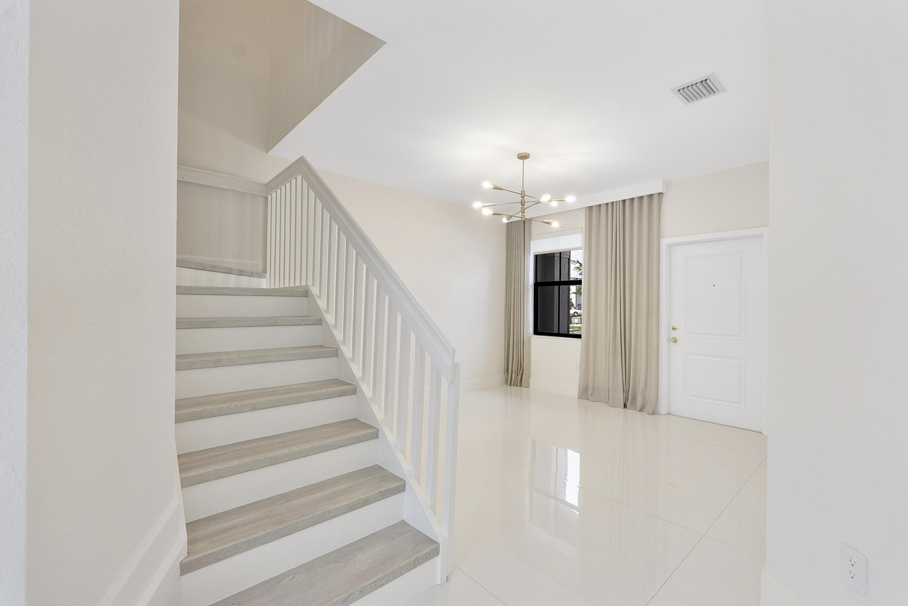 20383 Nw 5th Court Property Photo 5