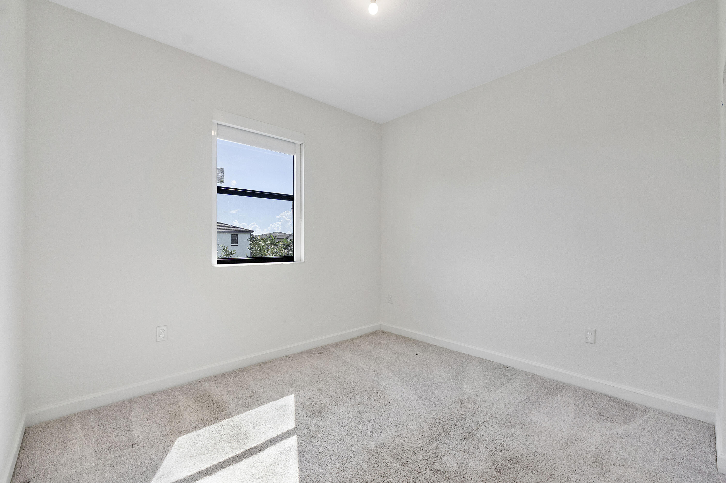 20383 Nw 5th Court Property Photo 23