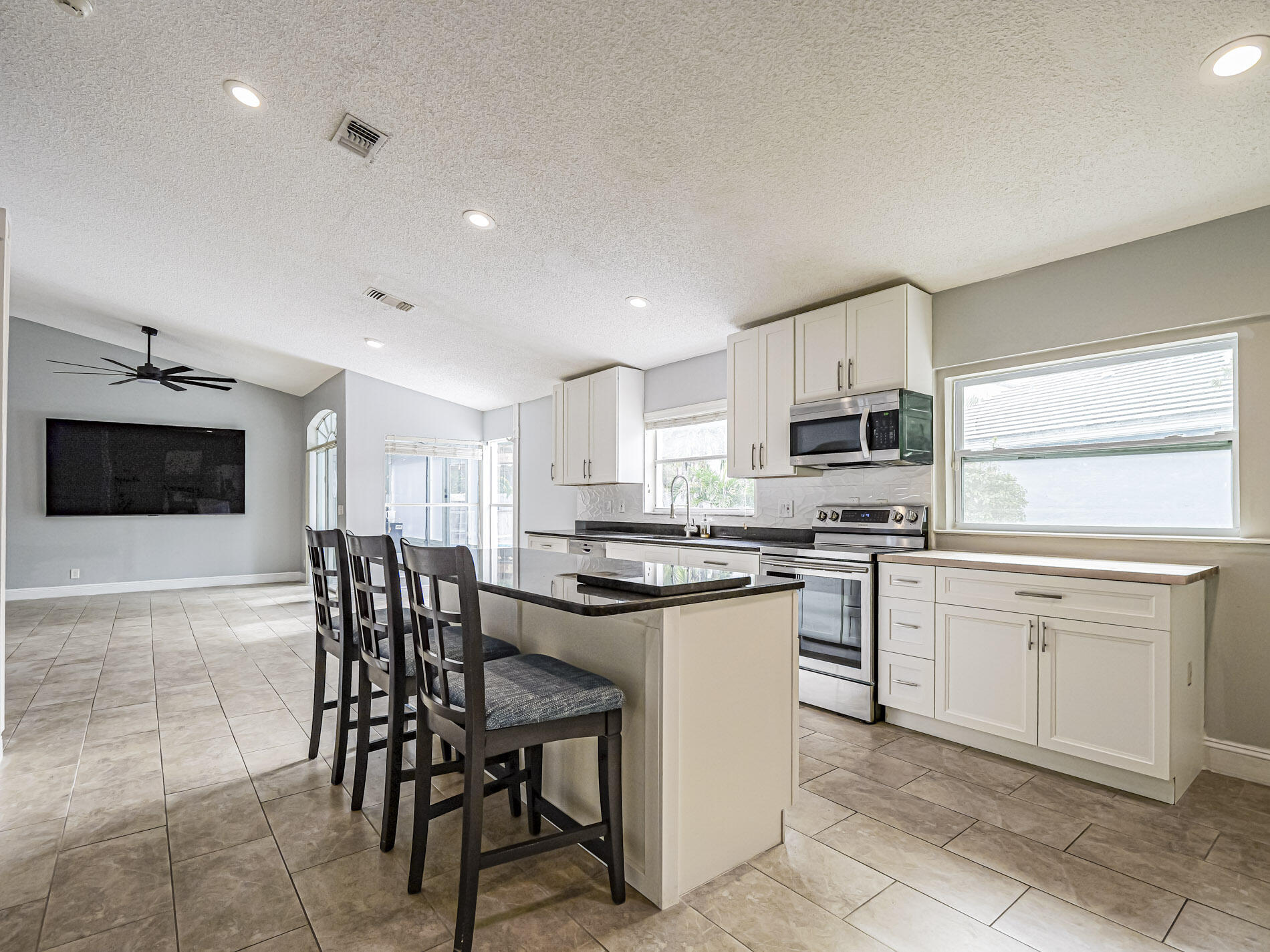 2075 Sw Augusta Trace Property Photo 12