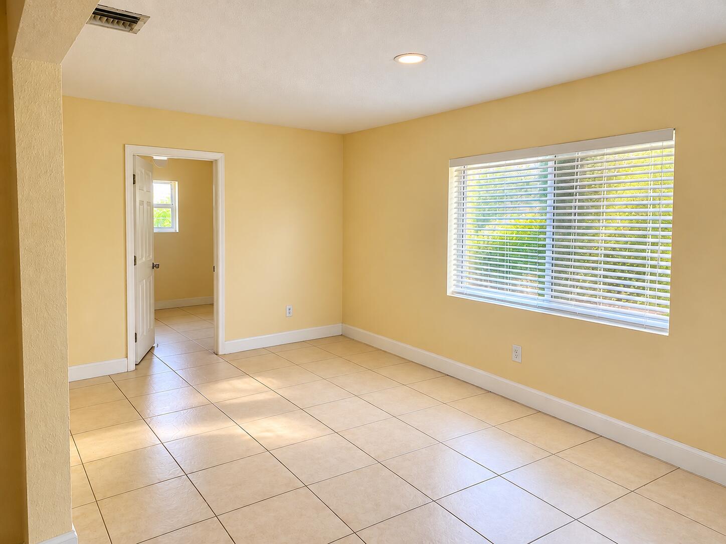 1631 Nw 2nd Avenue Property Photo 2