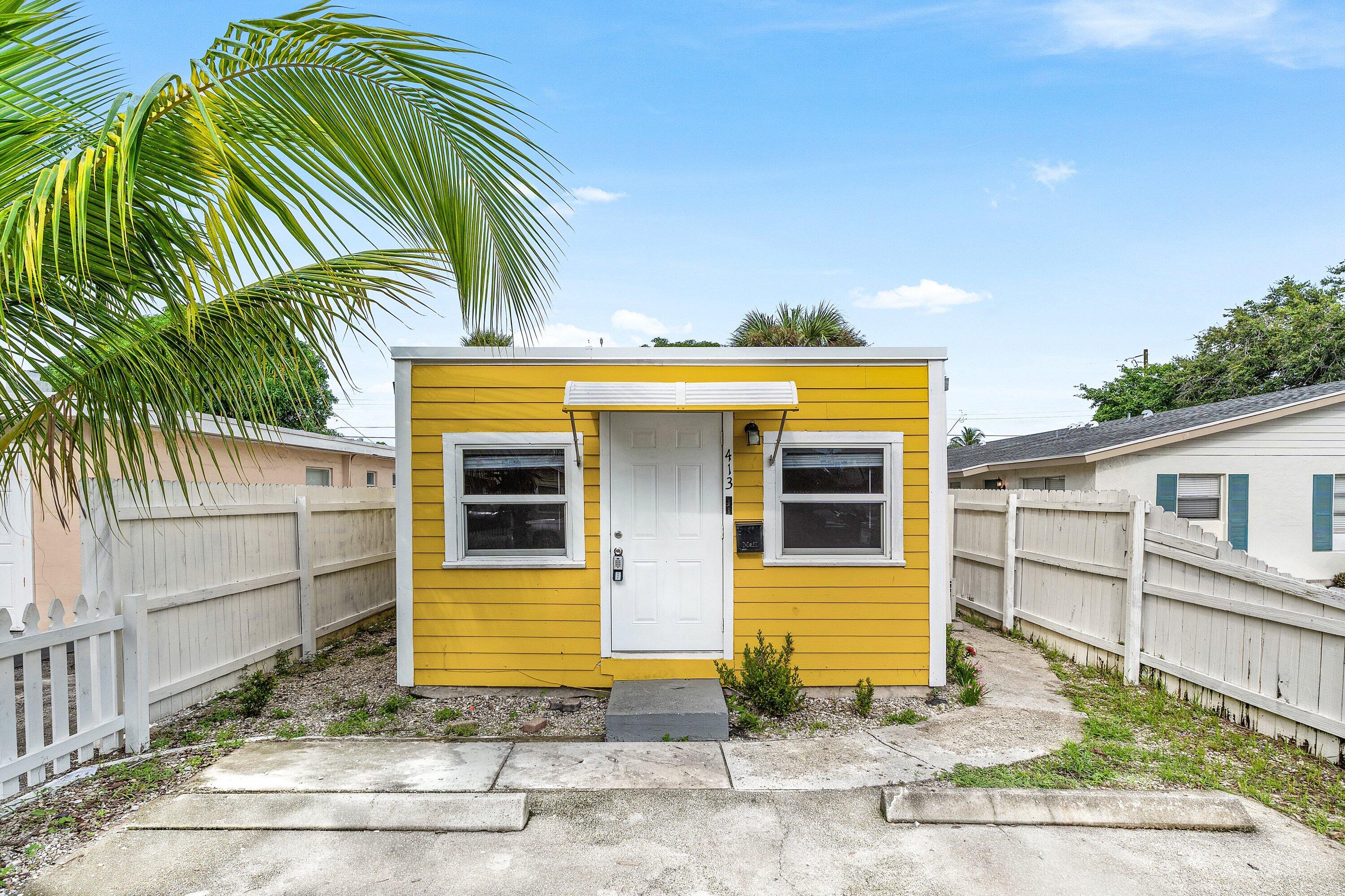 413 N E Street Property Photo 1