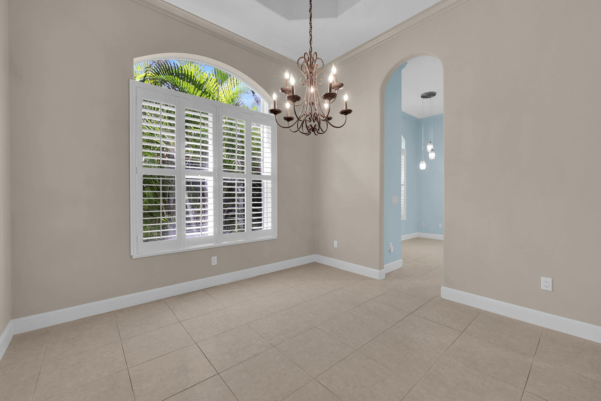 1417 W Island Club Square Property Photo 10